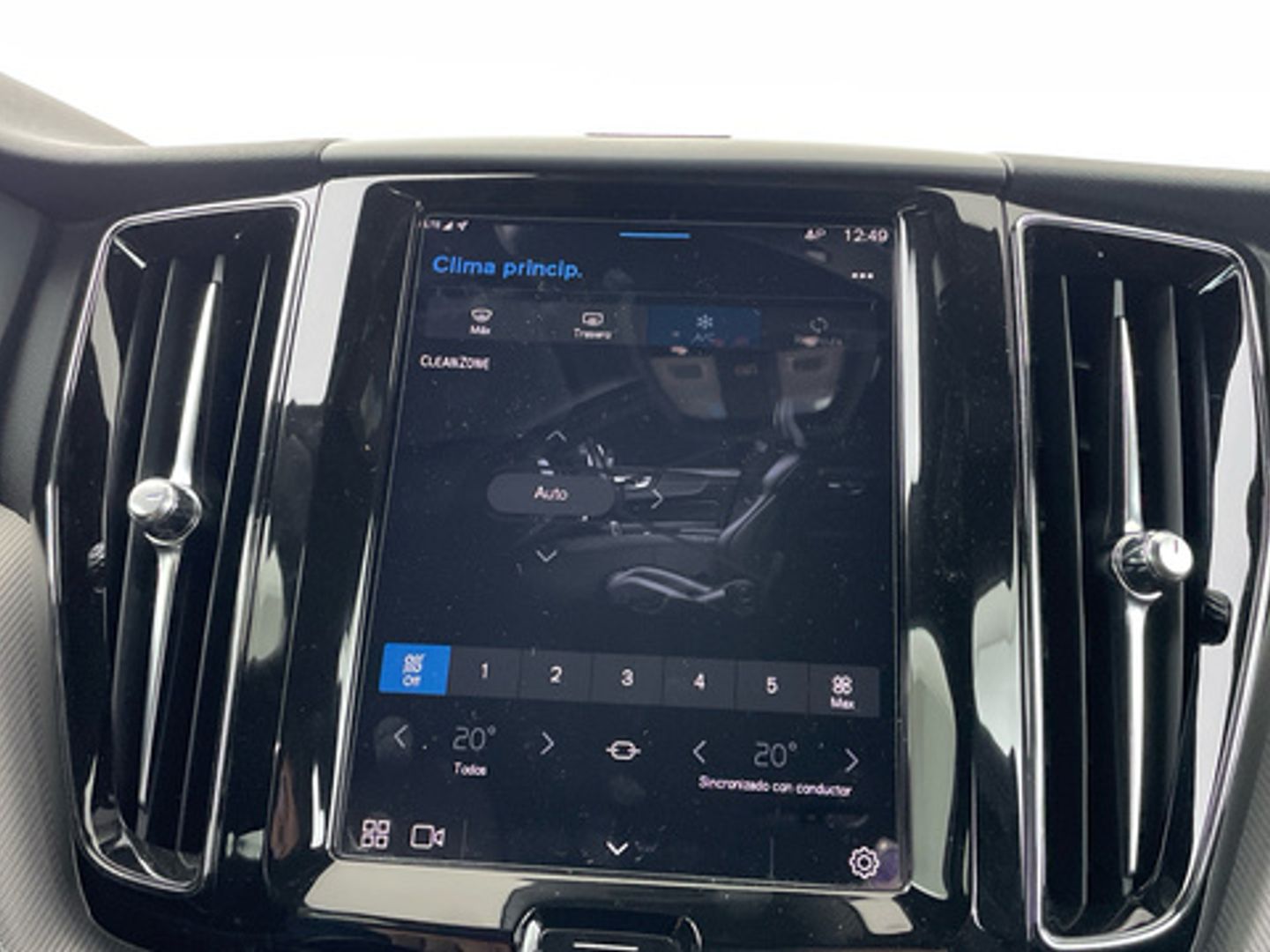 Volvo XC60 B4 D R-Design Auto 145 kW (197 CV)