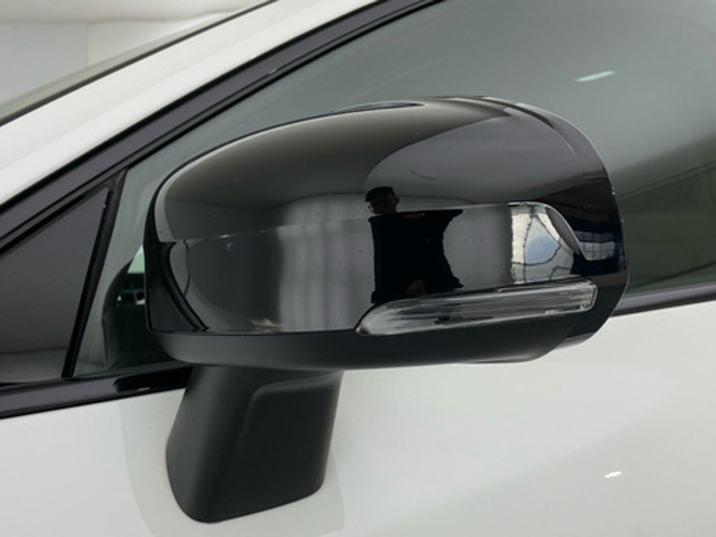 Volvo XC60 B4 D R-Design Auto 145 kW (197 CV)