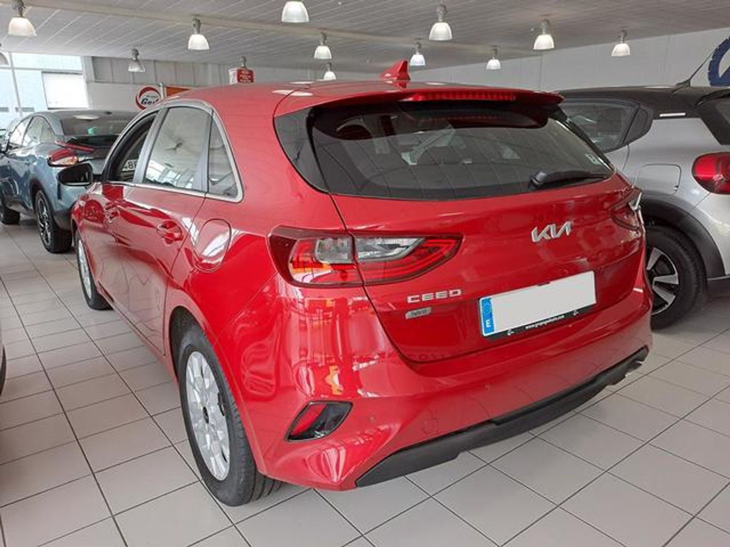 Kia Ceed 1.6 MHEV iMT Drive 100 kW (136 CV)