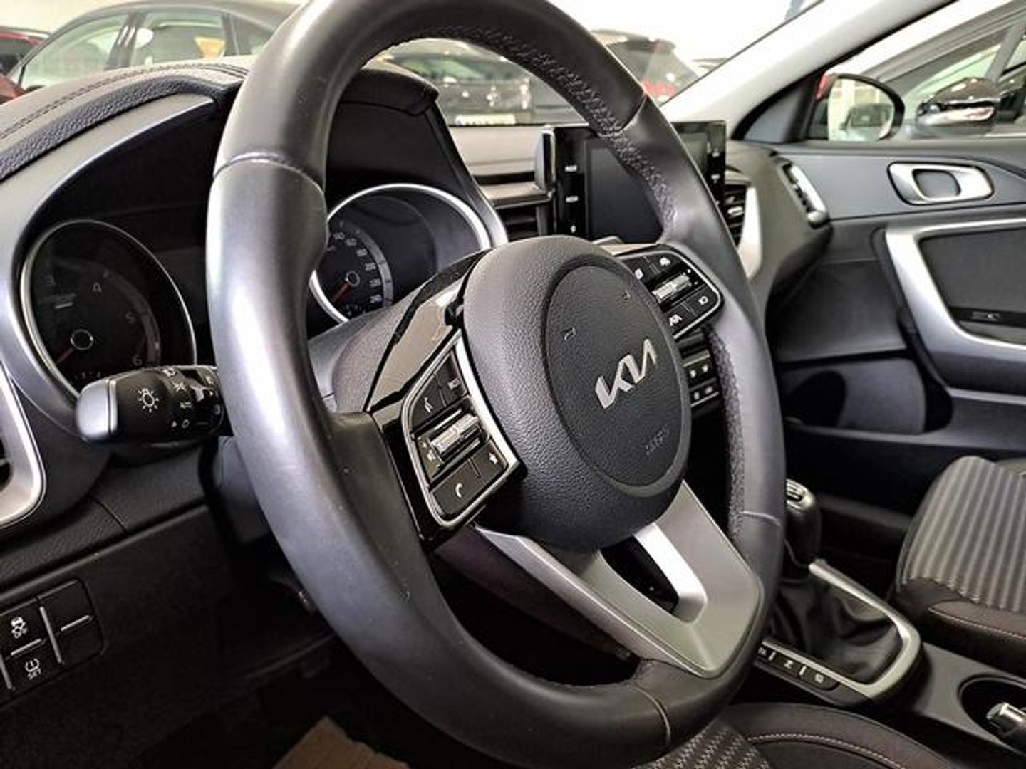 Kia Ceed 1.6 MHEV iMT Drive 100 kW (136 CV)