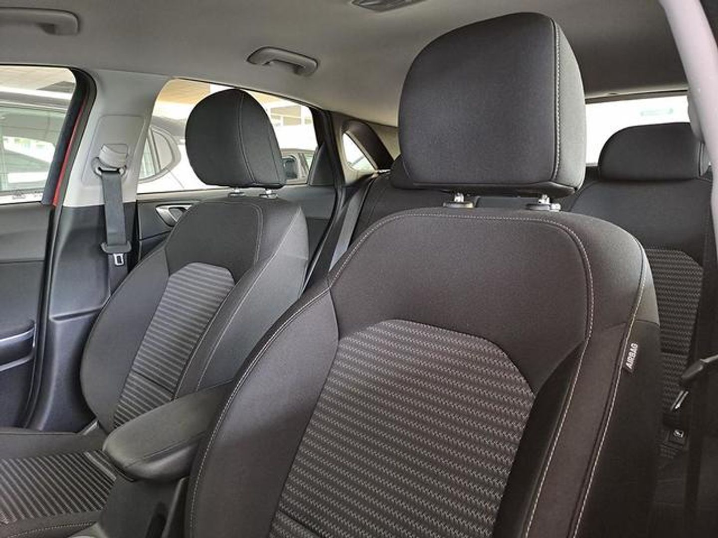 Kia Ceed 1.6 MHEV iMT Drive 100 kW (136 CV)