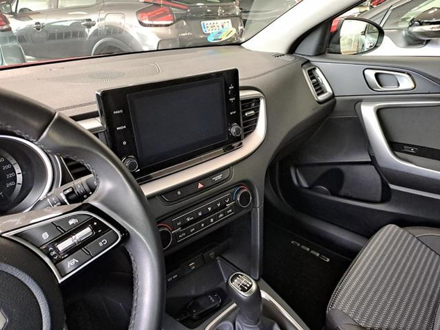 Kia Ceed 1.6 MHEV iMT Drive 100 kW (136 CV)