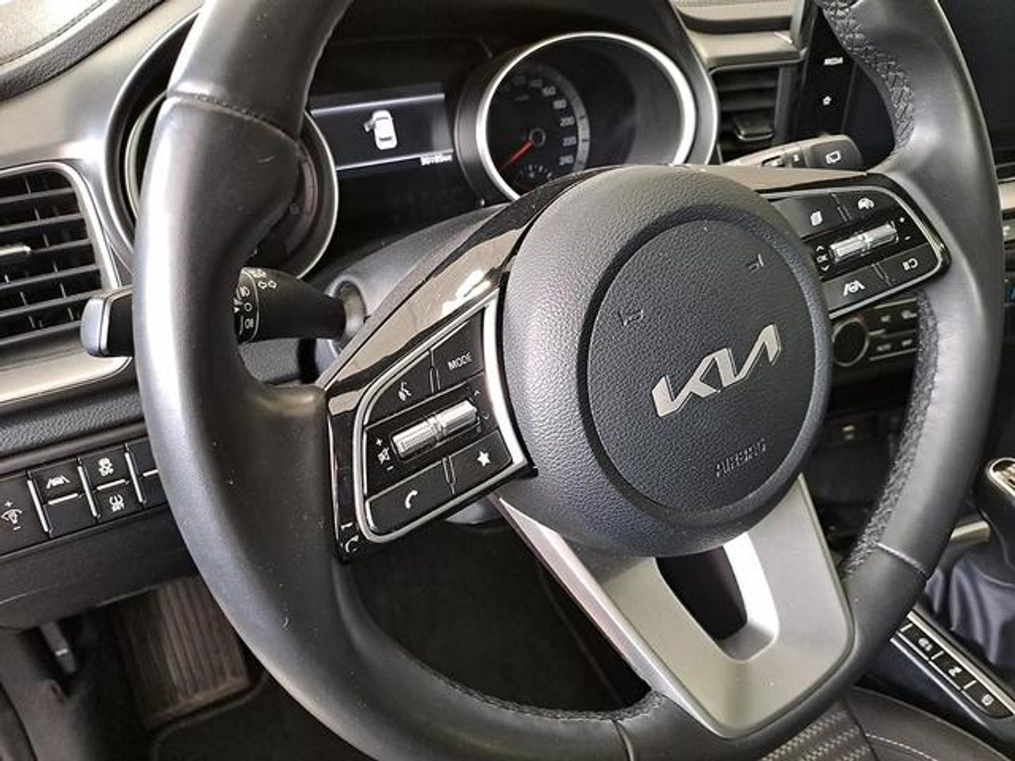 Kia Ceed 1.6 MHEV iMT Drive 100 kW (136 CV)