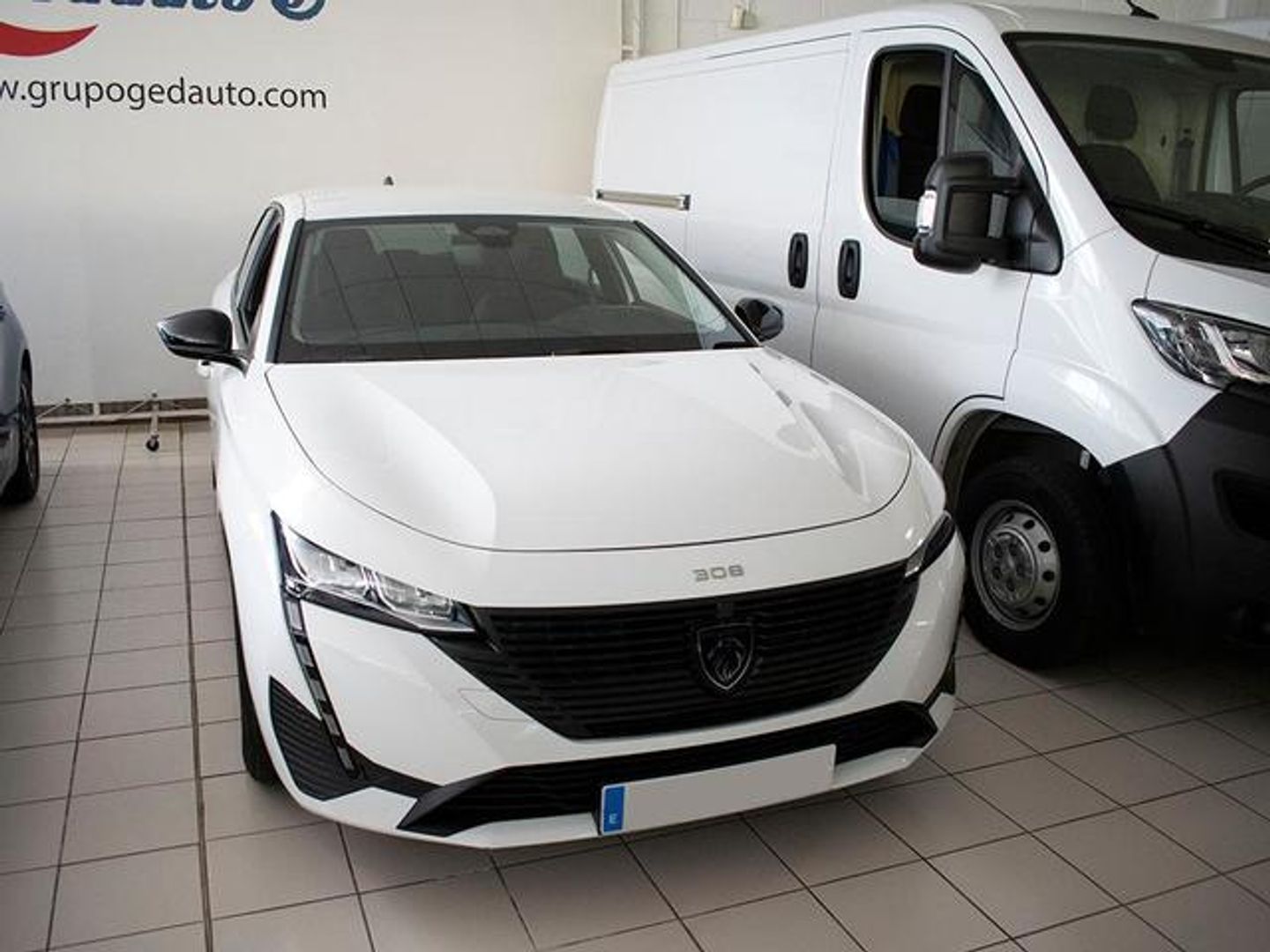 Peugeot 308 SW Active Pack S&S PureTech 96 kW (130 CV) Blanco Familiar