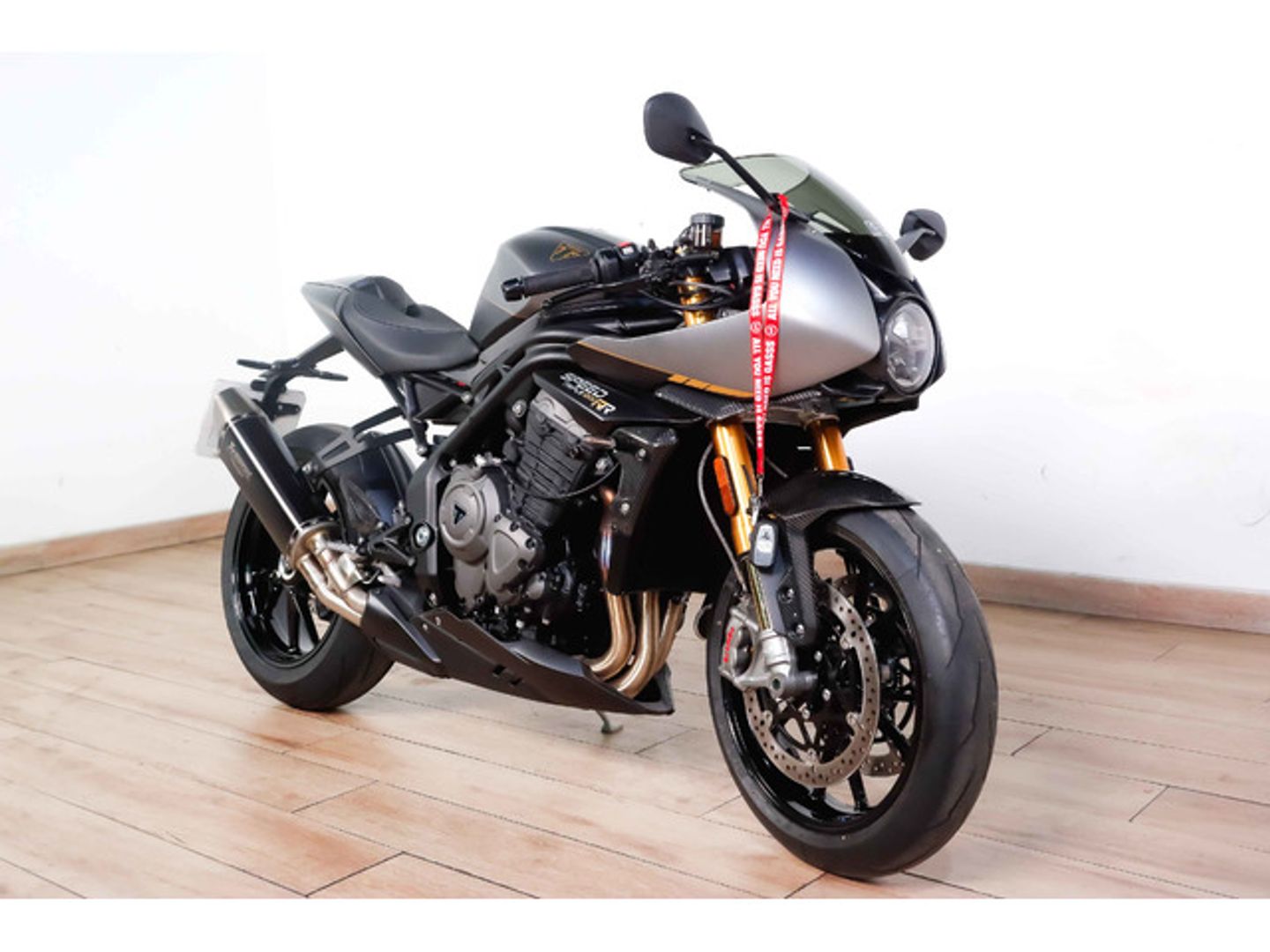 Triumph SPEED TRIPLE 1200 RR Breitling Edition