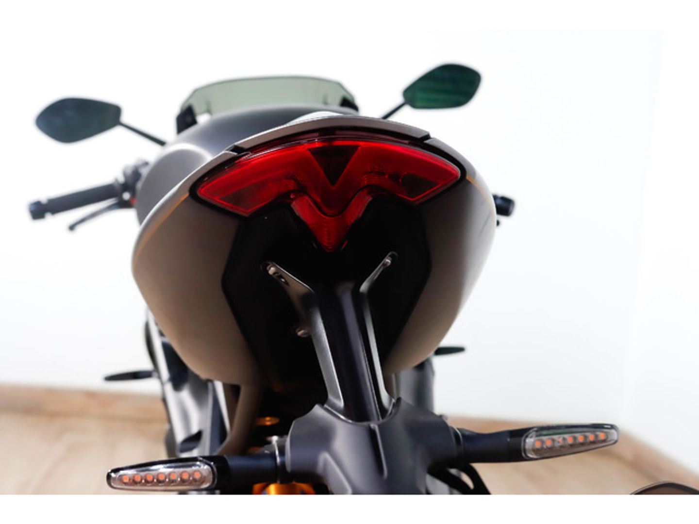 Triumph SPEED TRIPLE 1200 RR Breitling Edition