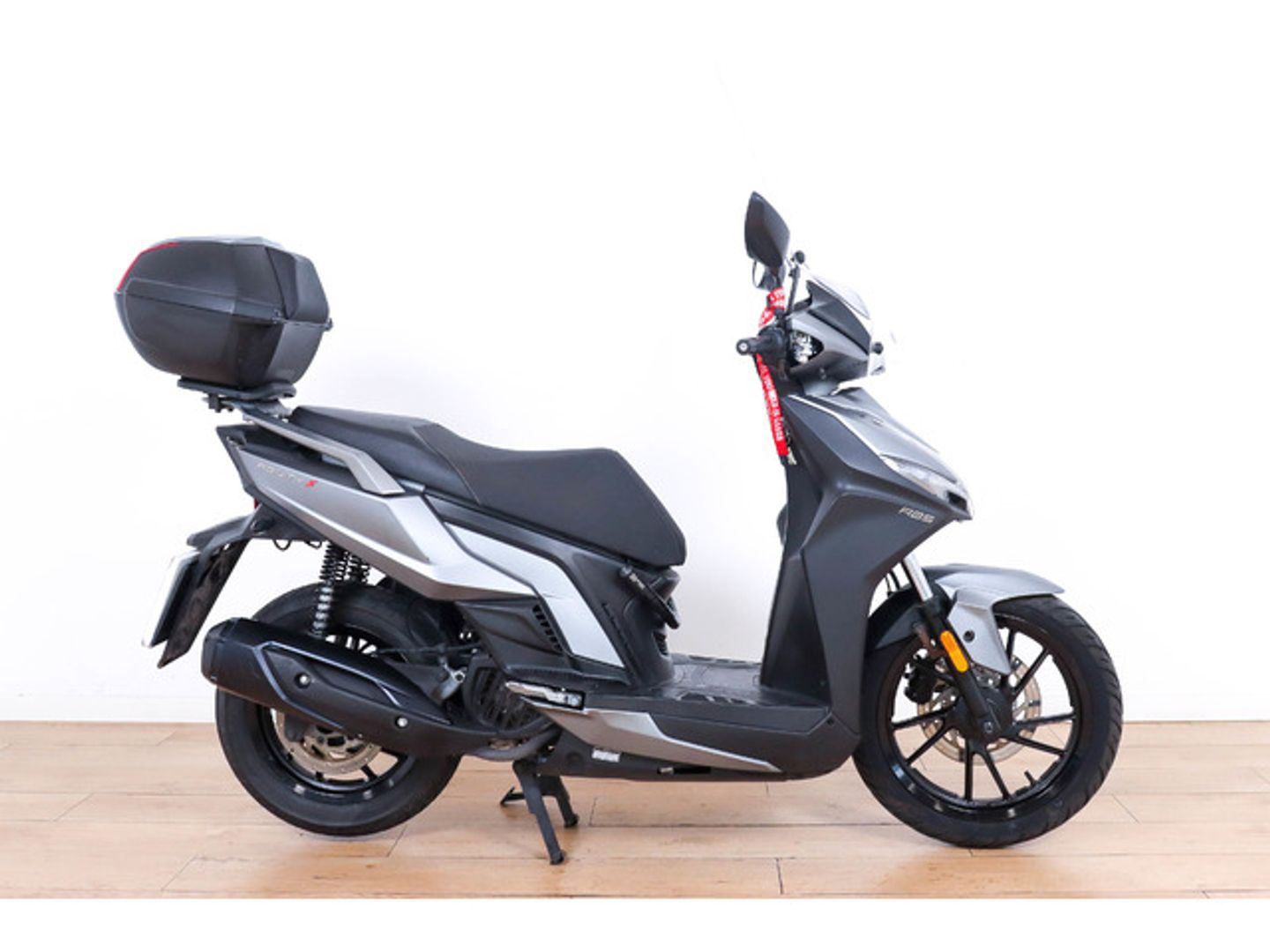 KYMCO Agility S 125 Gris Plata Motorcycle