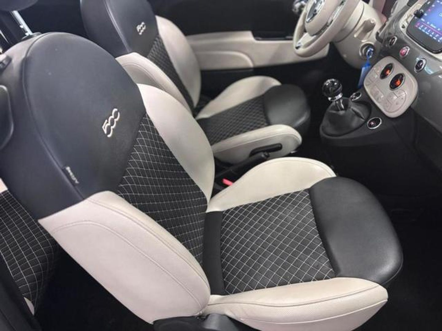 Fiat 500C 1.0 Hybrid Dolcevita 51 kW (70 CV)