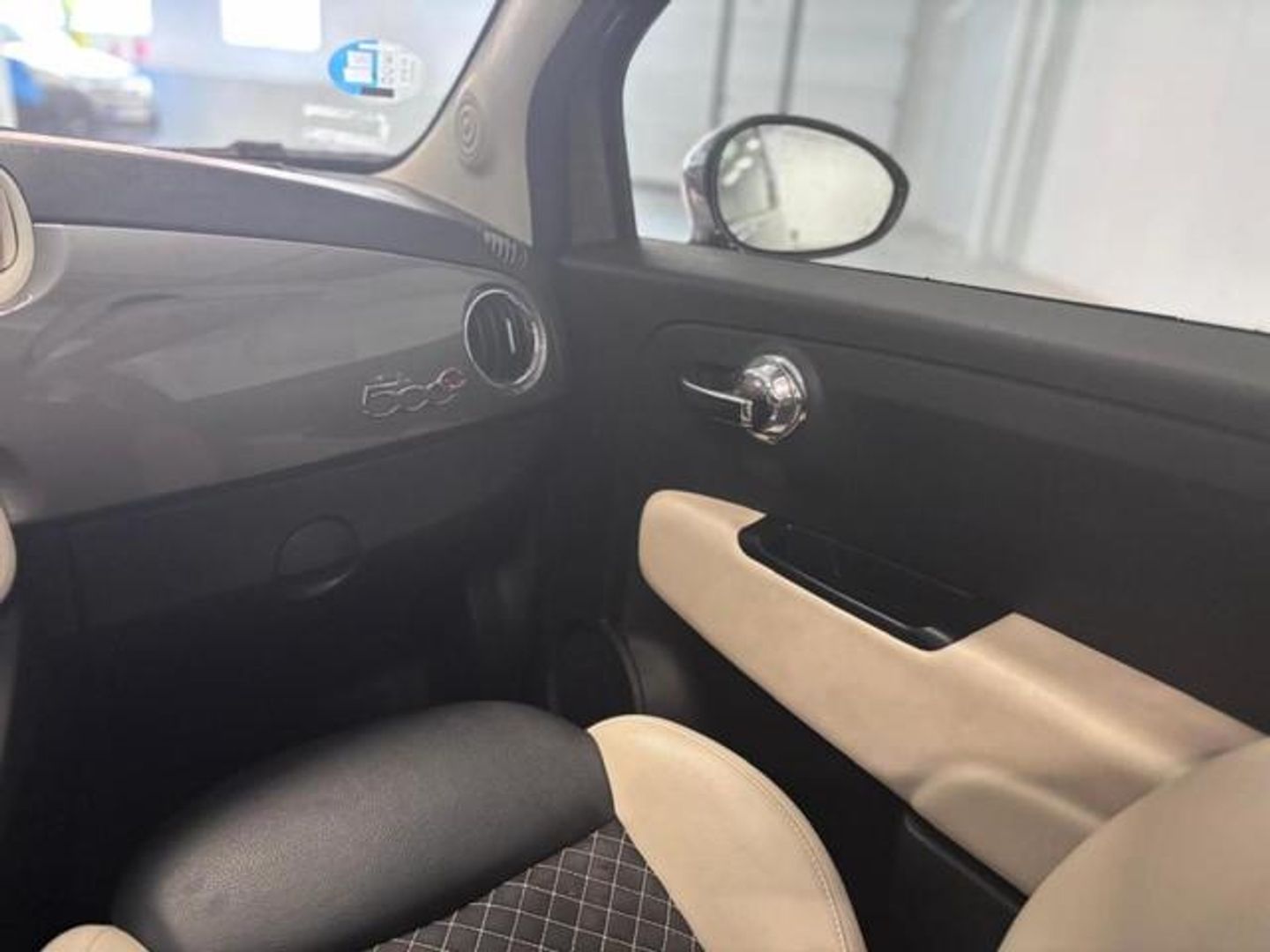 Fiat 500C 1.0 Hybrid Dolcevita 51 kW (70 CV)