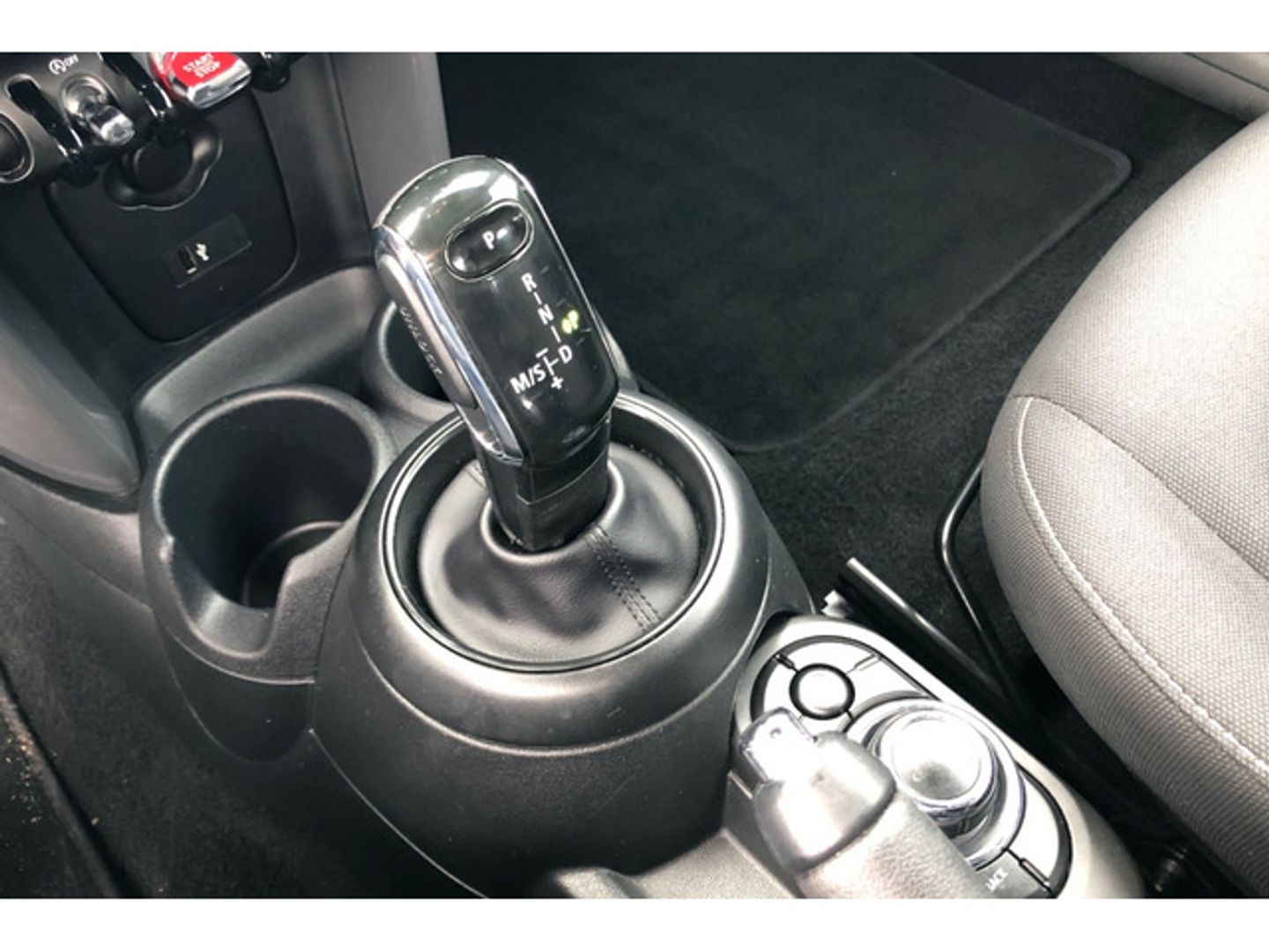 MINI MINI Cabrio Cooper 100 kW (136 CV)