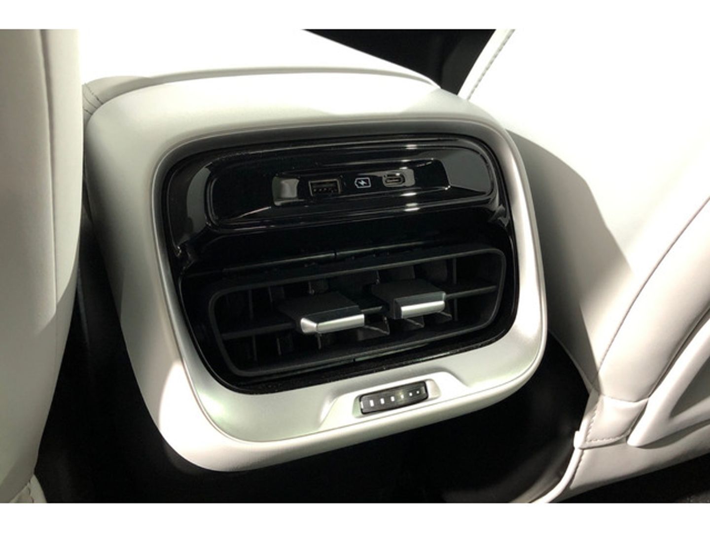Xpeng P7 Long Range RWD 203 kW (276 CV)