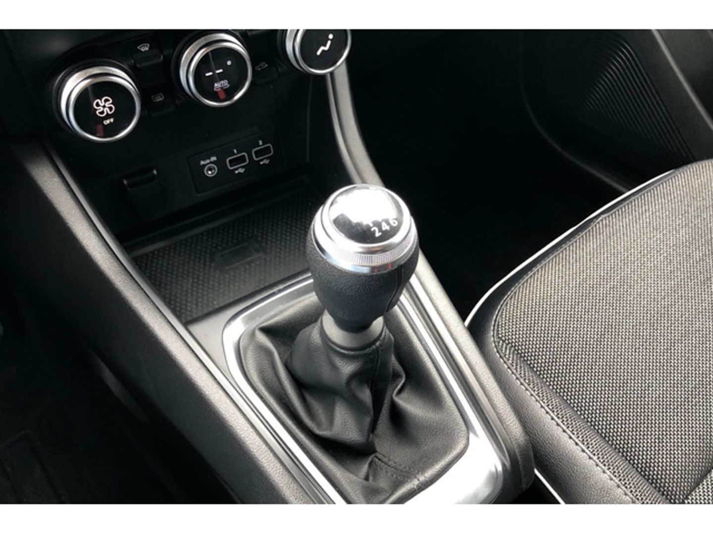 Renault Captur Zen TCe 66 kW (90 CV)