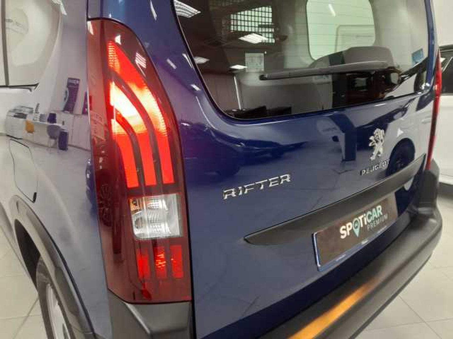 Peugeot Rifter Active Business Standard BlueHDi 73 kW (100 CV)