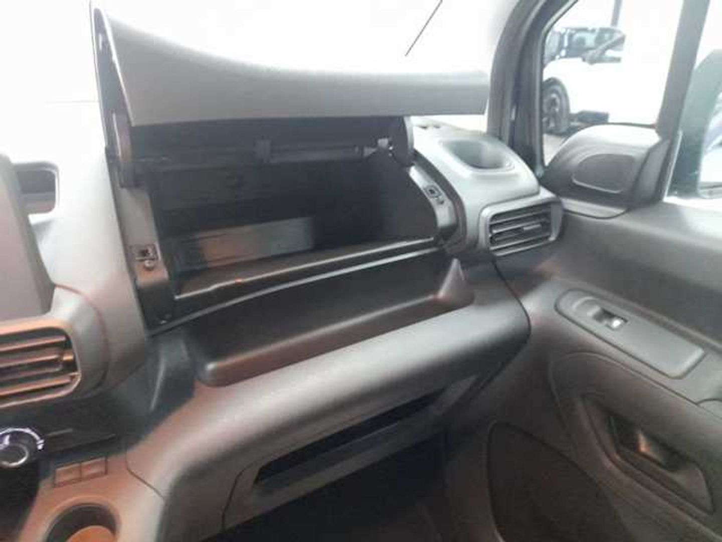 Peugeot Rifter Active Business Standard BlueHDi 73 kW (100 CV)