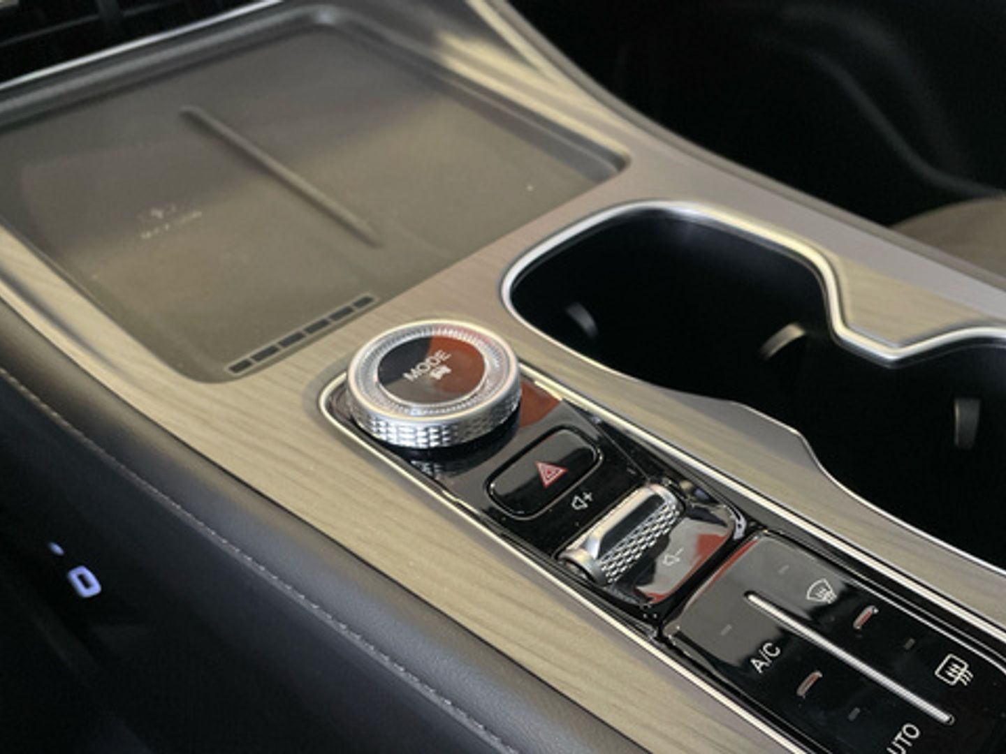 Ebro S800 1.6 TGDI Luxury DCT 108 kW (147 CV)