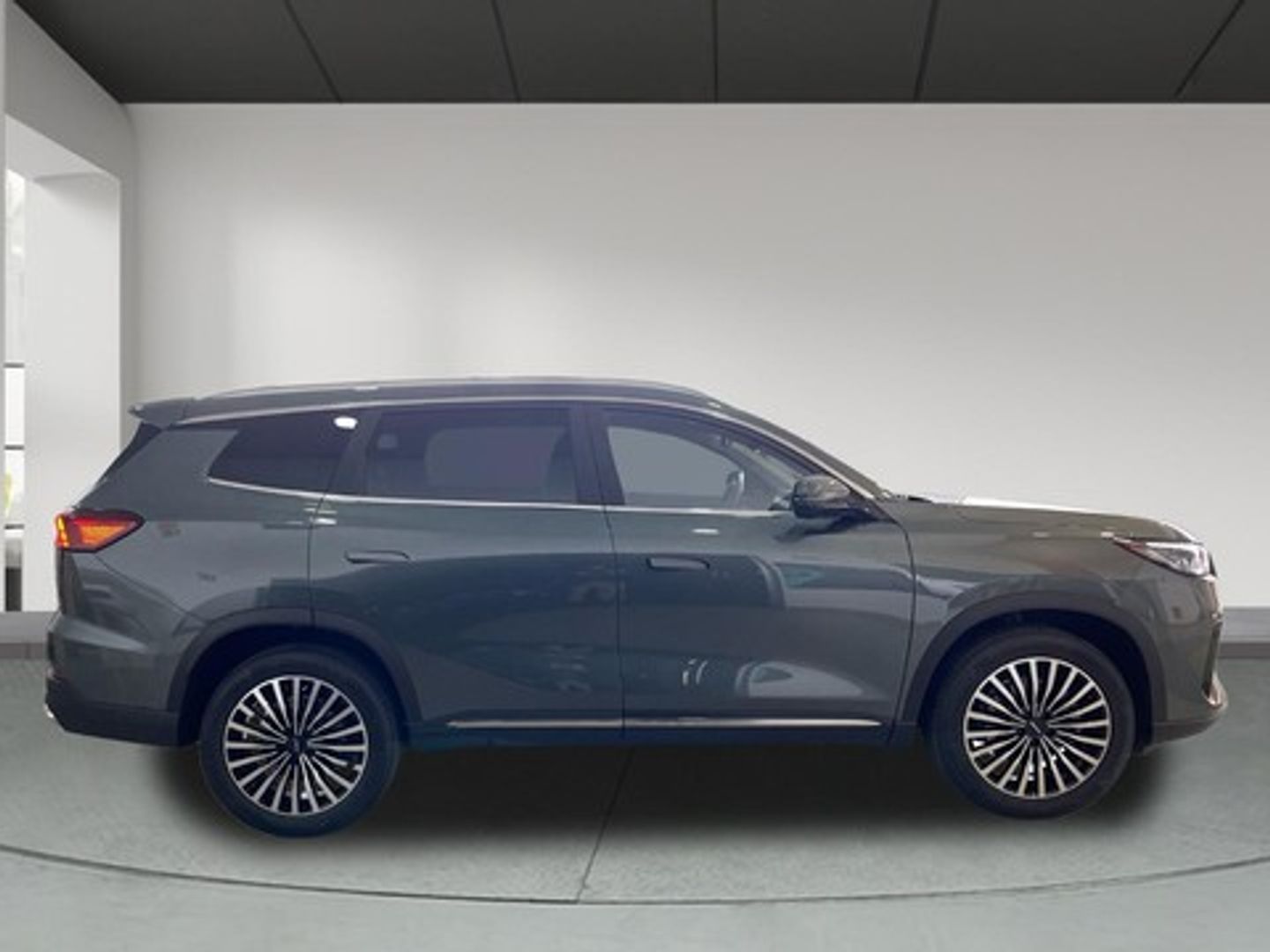 Ebro S800 1.6 TGDI Luxury DCT 108 kW (147 CV)