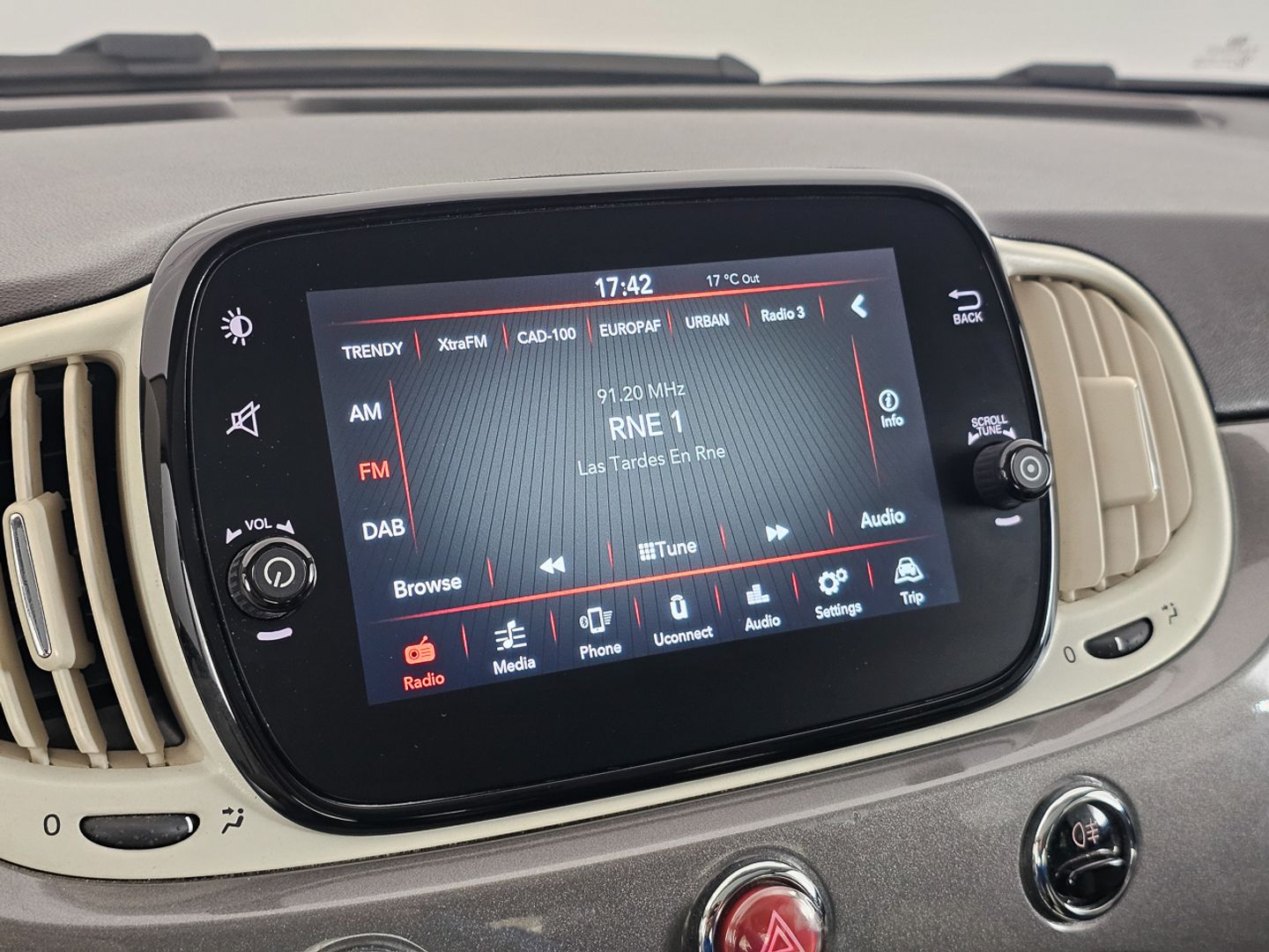 Fiat 500 1.0 Hybrid Dolcevita 51 kW (70 CV)