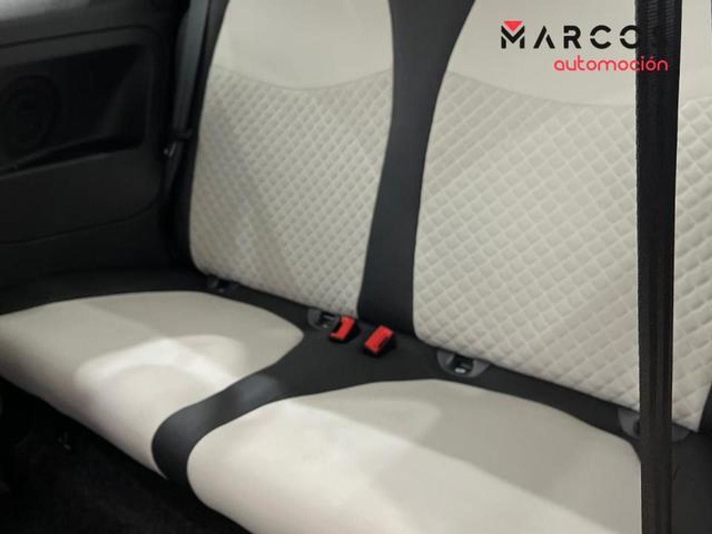 Fiat 500 1.0 Hybrid Dolcevita 51 kW (70 CV)