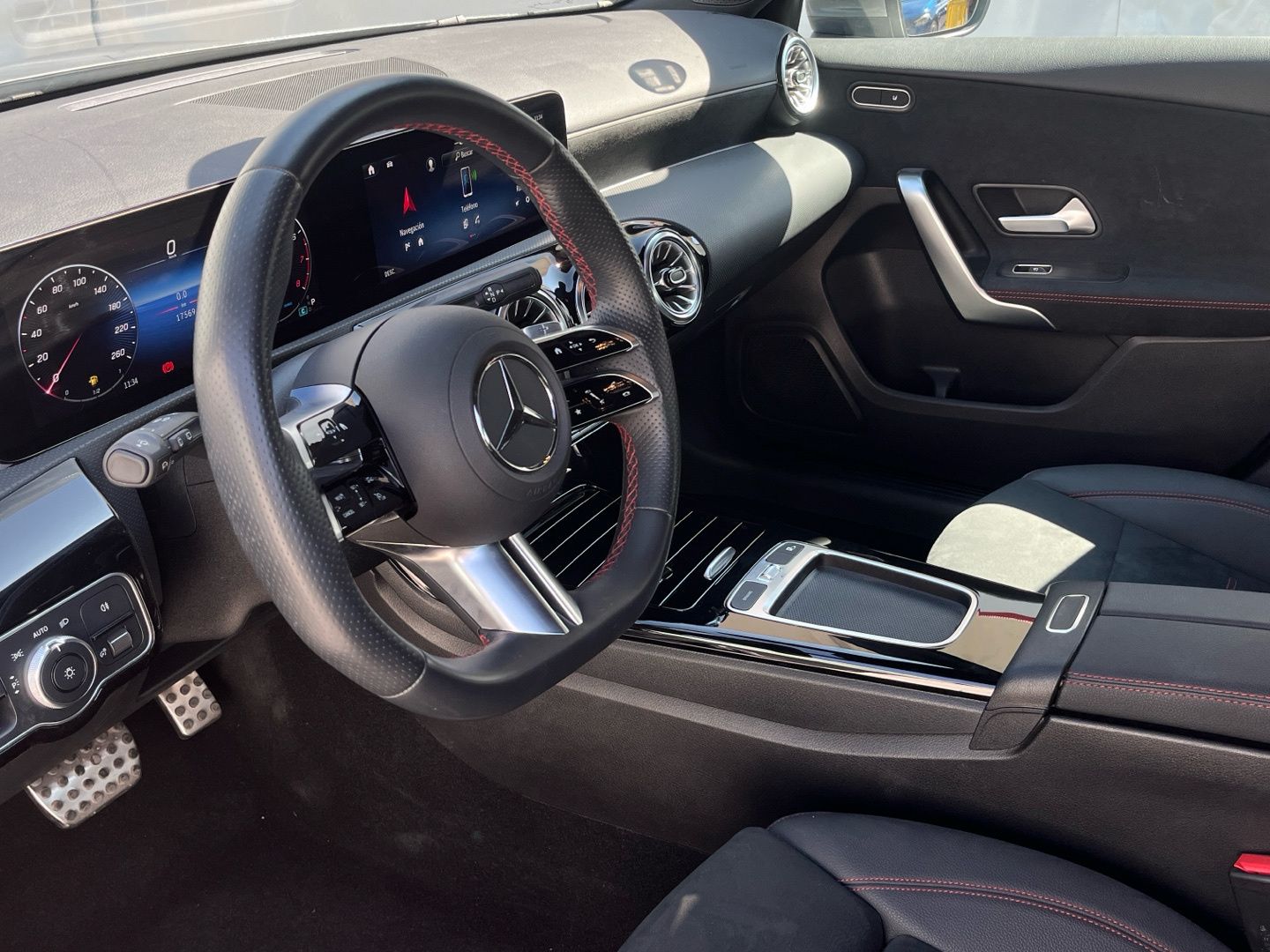 Mercedes-Benz Clase A 180 100 kW (136 CV)