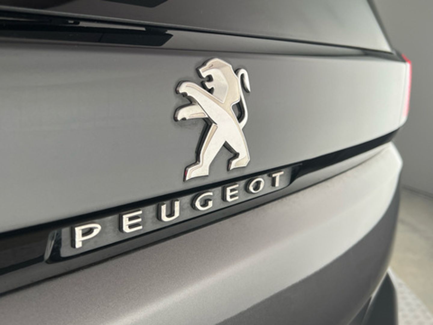 Peugeot 5008 PureTech 130 S&S Allure Pack EAT8 96 kW (130 CV)