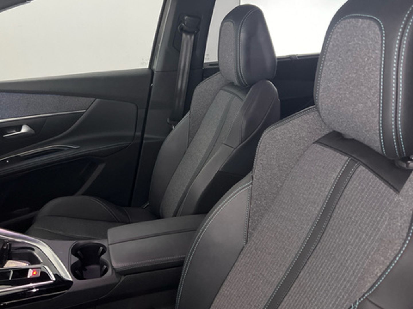 Peugeot 5008 PureTech 130 S&S Allure Pack EAT8 96 kW (130 CV)