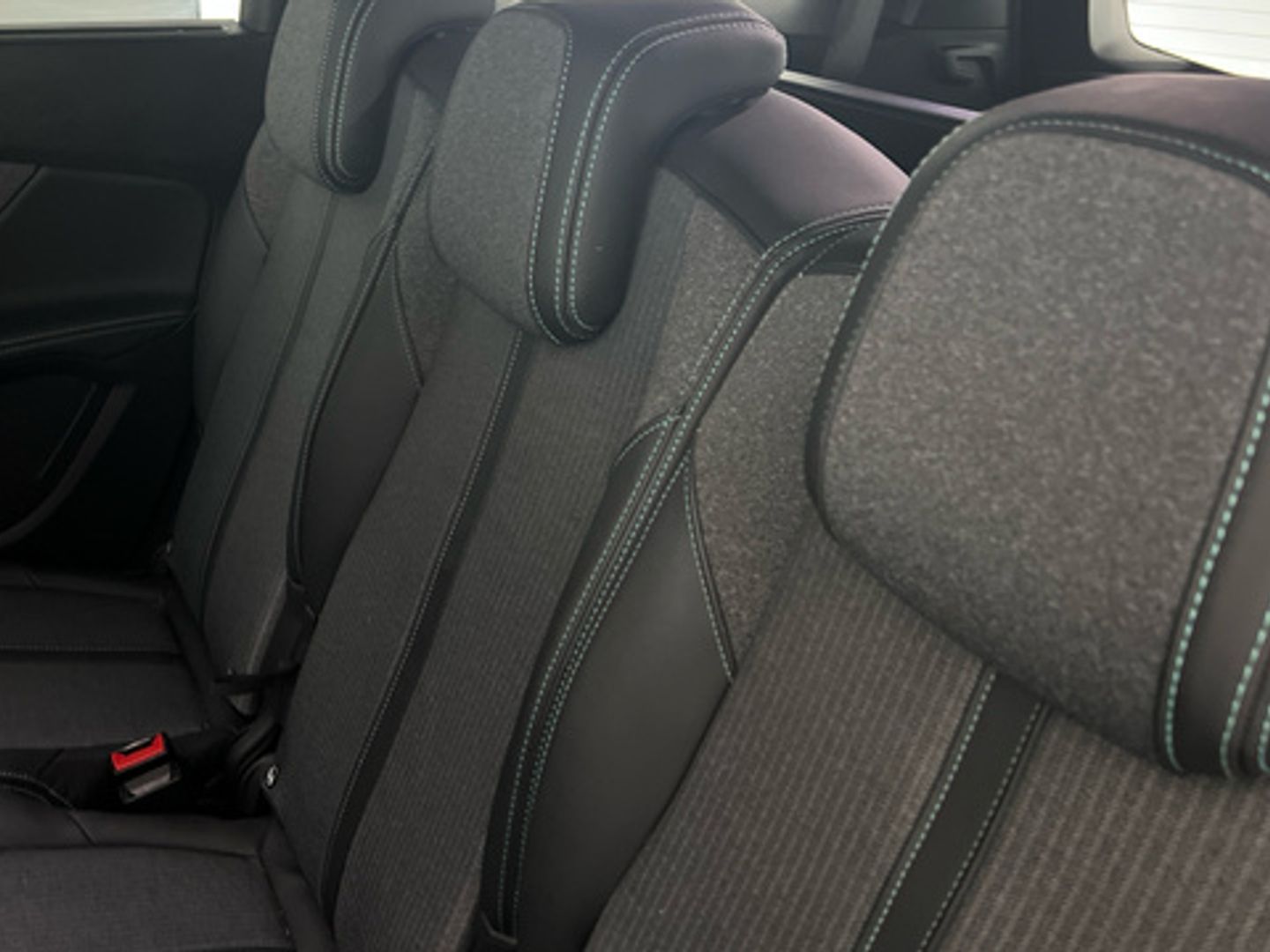 Peugeot 5008 PureTech 130 S&S Allure Pack EAT8 96 kW (130 CV)