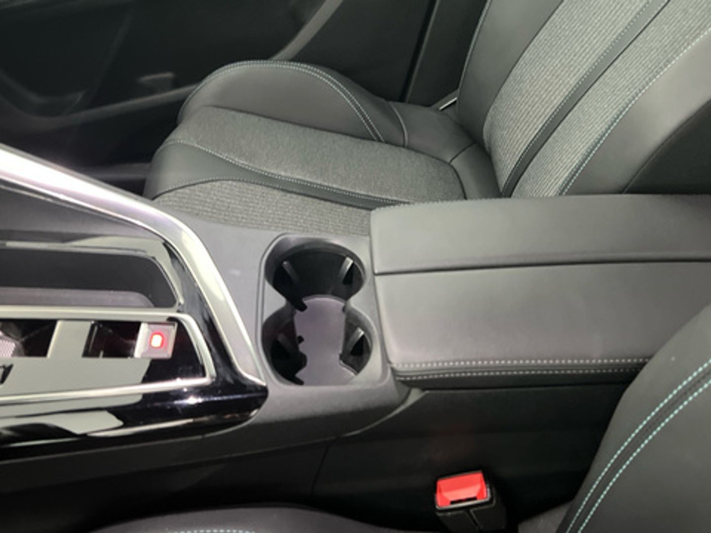 Peugeot 5008 PureTech 130 S&S Allure Pack EAT8 96 kW (130 CV)
