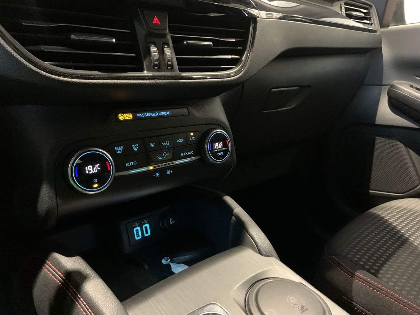 Ford Kuga 2.5 Duratec FHEV ST-Line X 4x2 Auto 140 kW (190 CV)