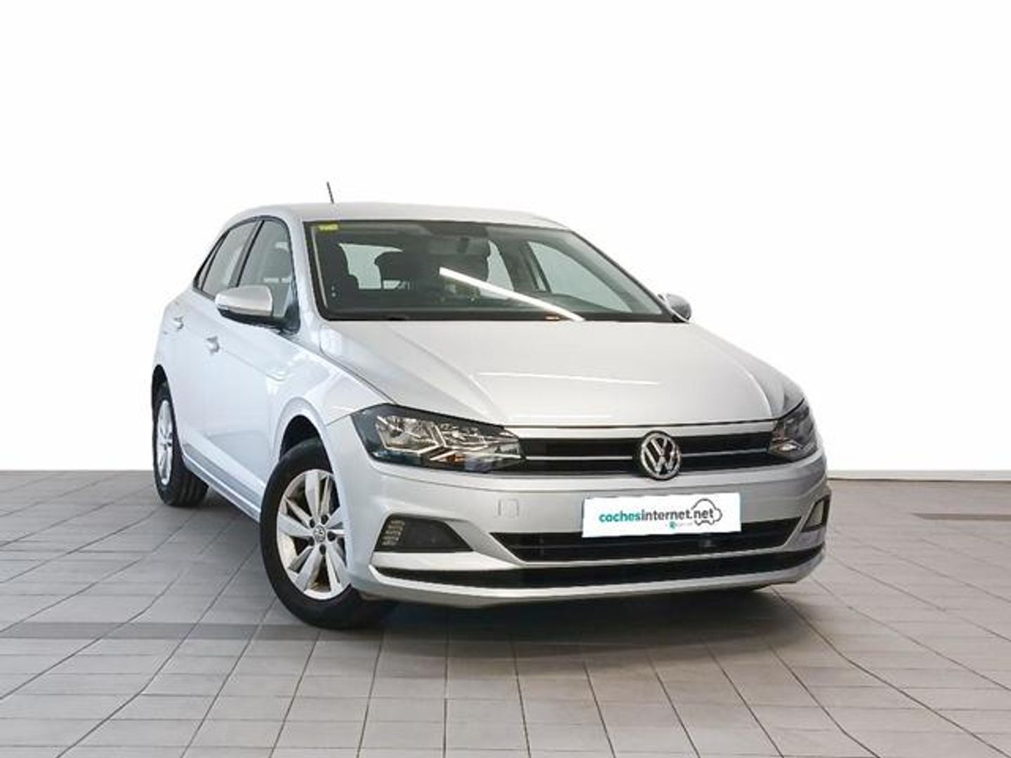 Volkswagen Polo Advance 1.0 TSI 70 kW (95 CV) Gris Plata Compact