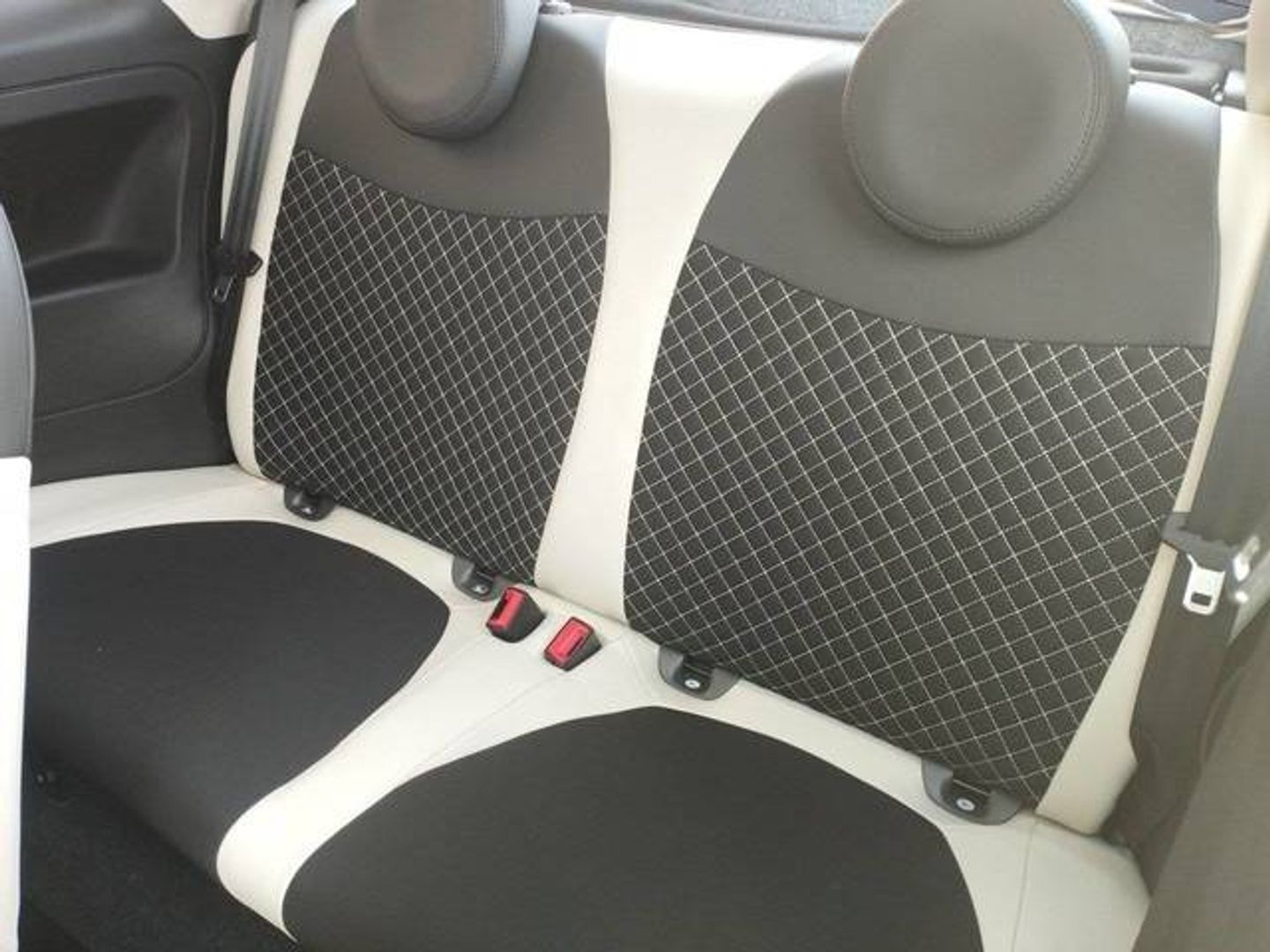 Fiat 500 1.0 Hybrid Dolcevita 51 kW (70 CV)