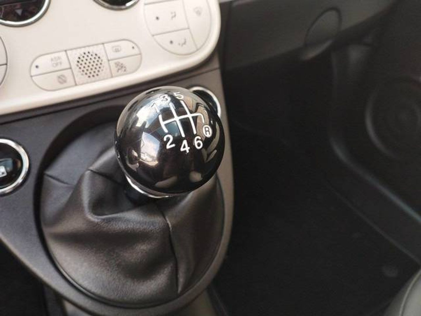 Fiat 500 1.0 Hybrid Dolcevita 51 kW (70 CV)