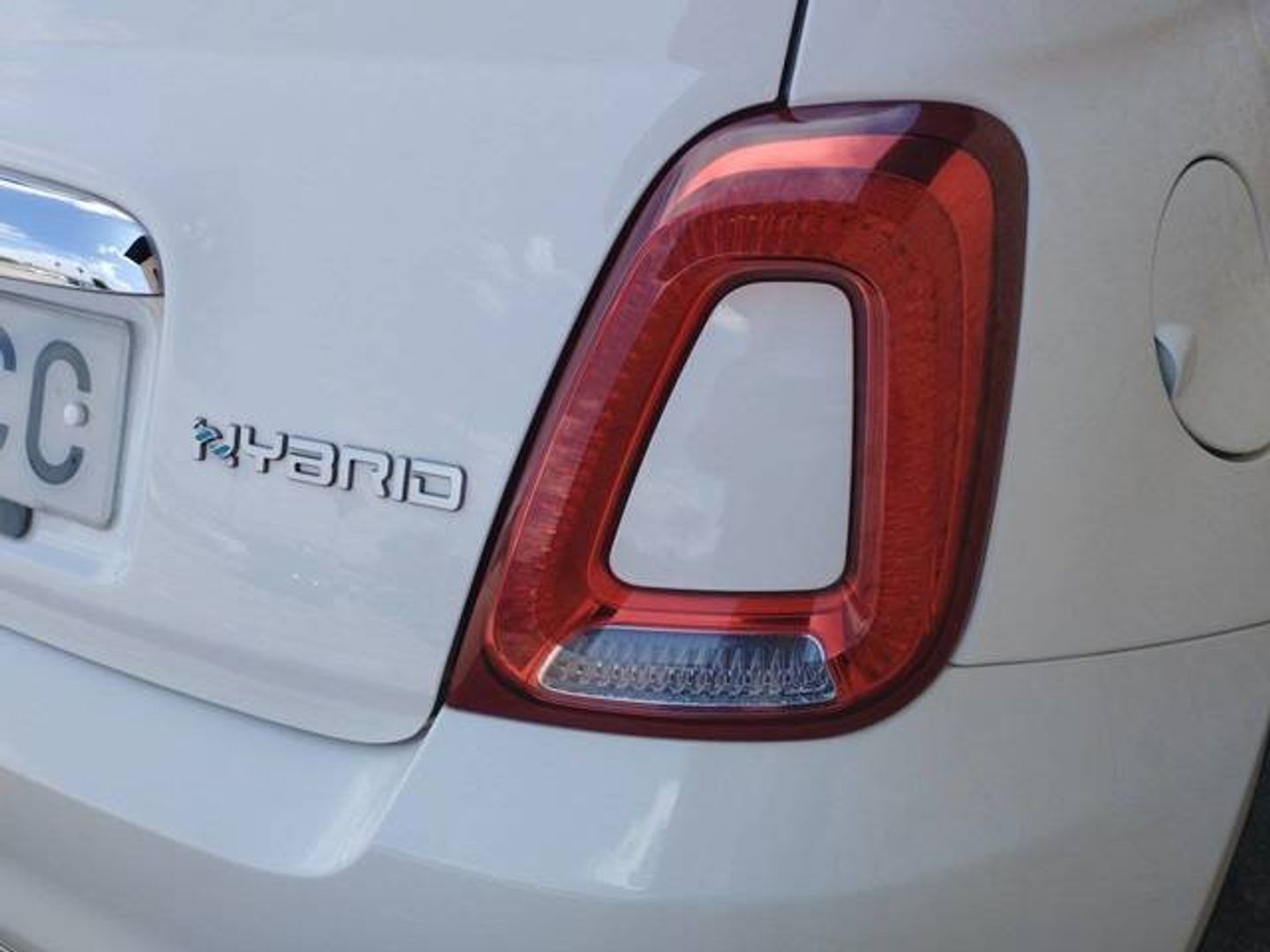 Fiat 500 1.0 Hybrid Dolcevita 51 kW (70 CV)