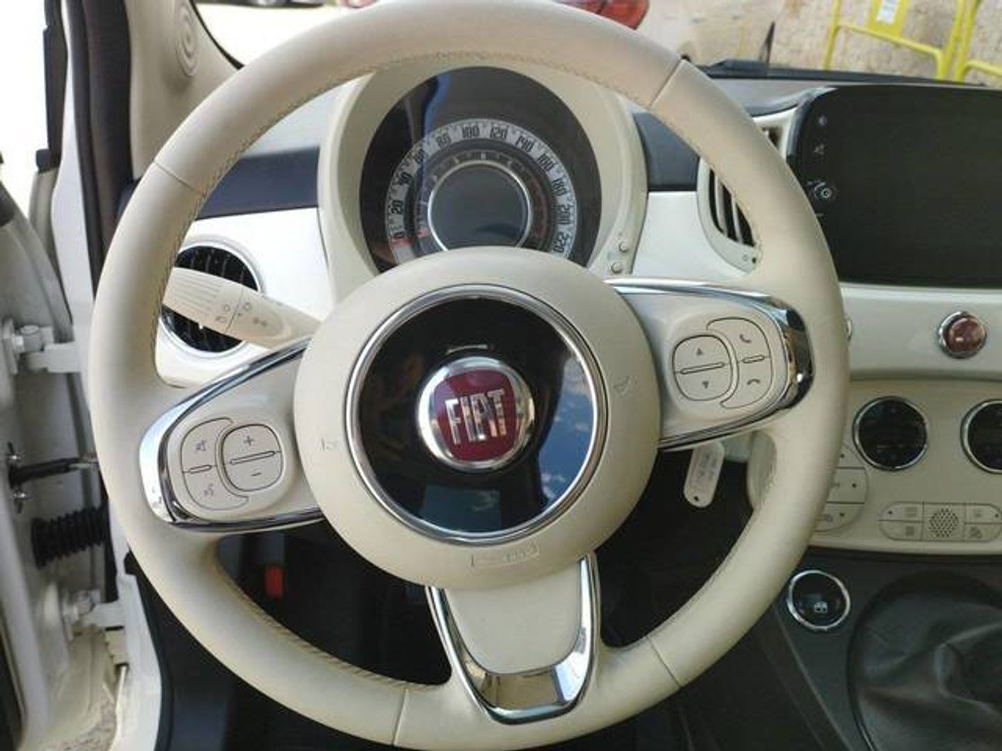Fiat 500 1.0 Hybrid Dolcevita 51 kW (70 CV)