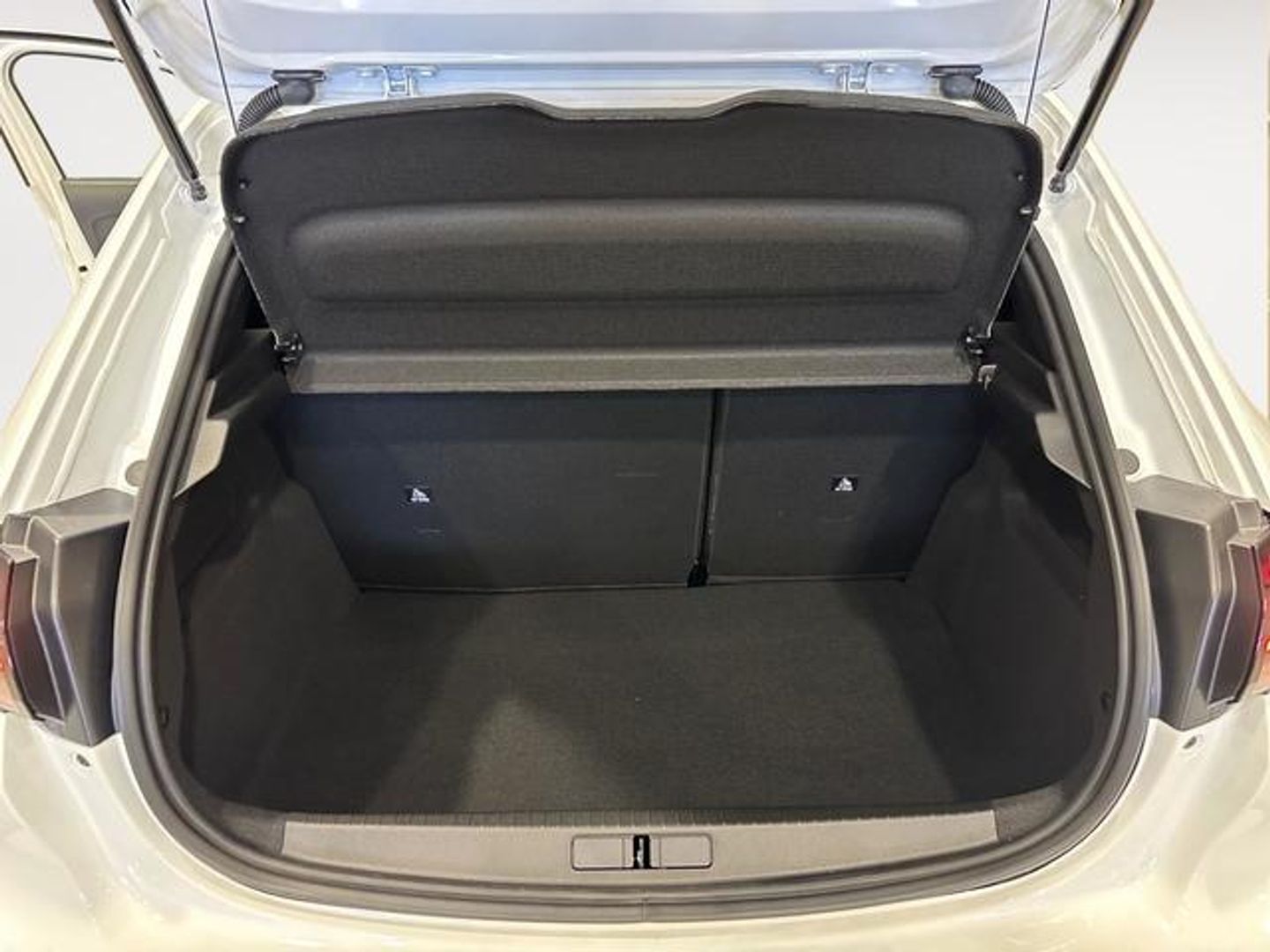 Peugeot 208 PureTech 100 Allure 75 kW (100 CV)