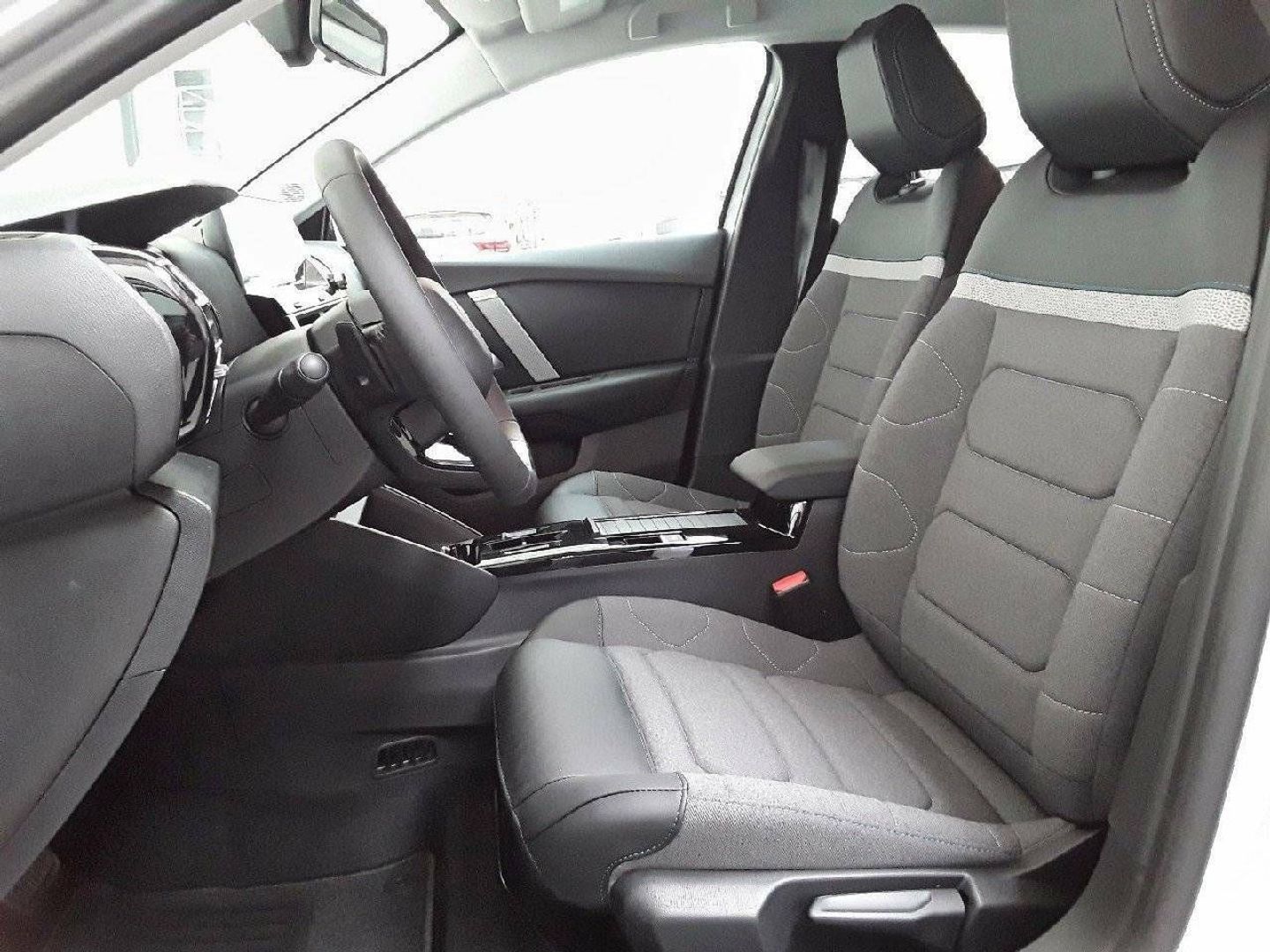 Citroen C4 Hybrid 136 Plus e-DCS6 100 kW (136 CV)