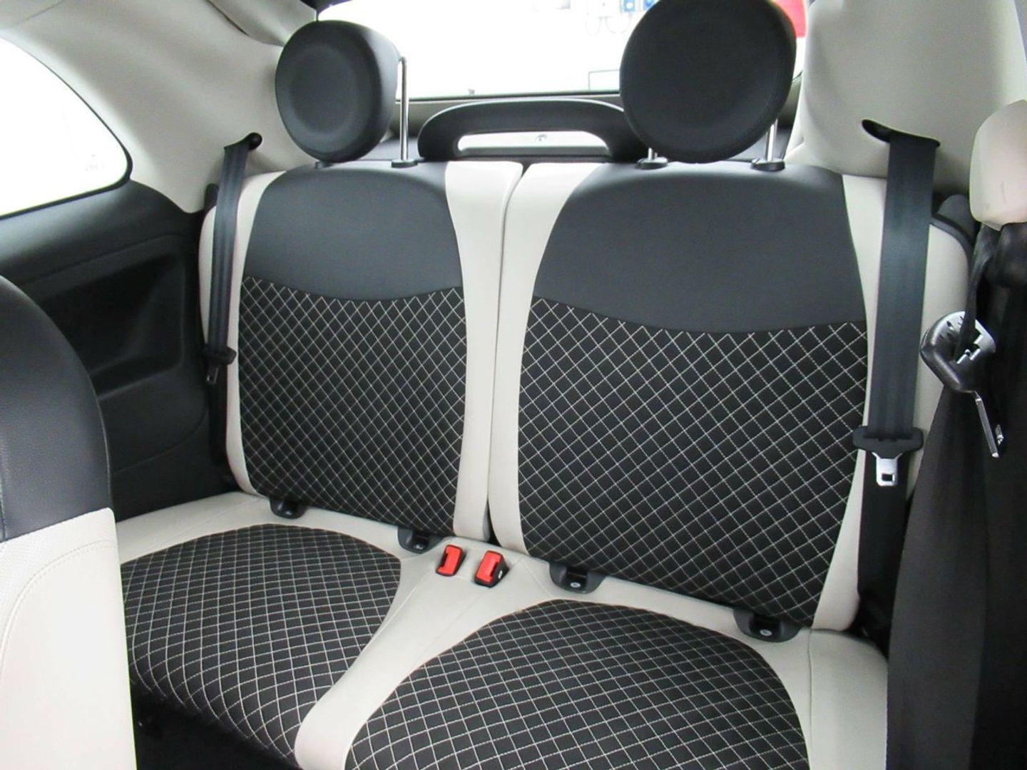 Fiat 500C 1.0 Hybrid Dolcevita 51 kW (70 CV)