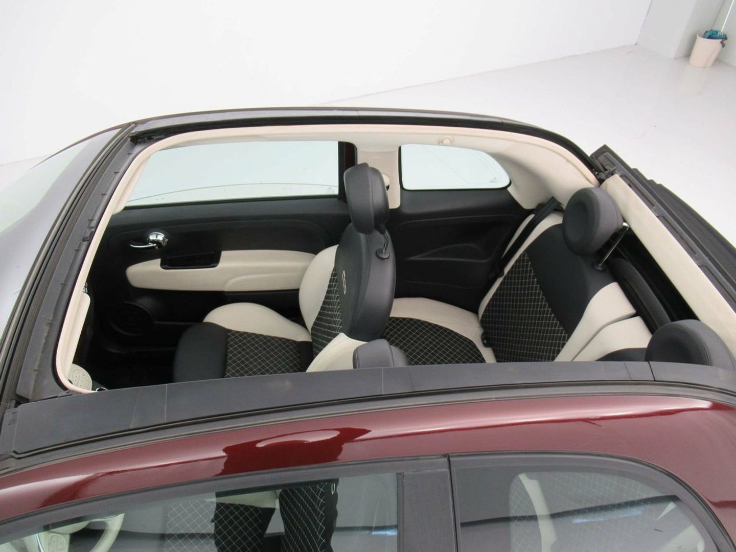 Fiat 500C 1.0 Hybrid Dolcevita 51 kW (70 CV)