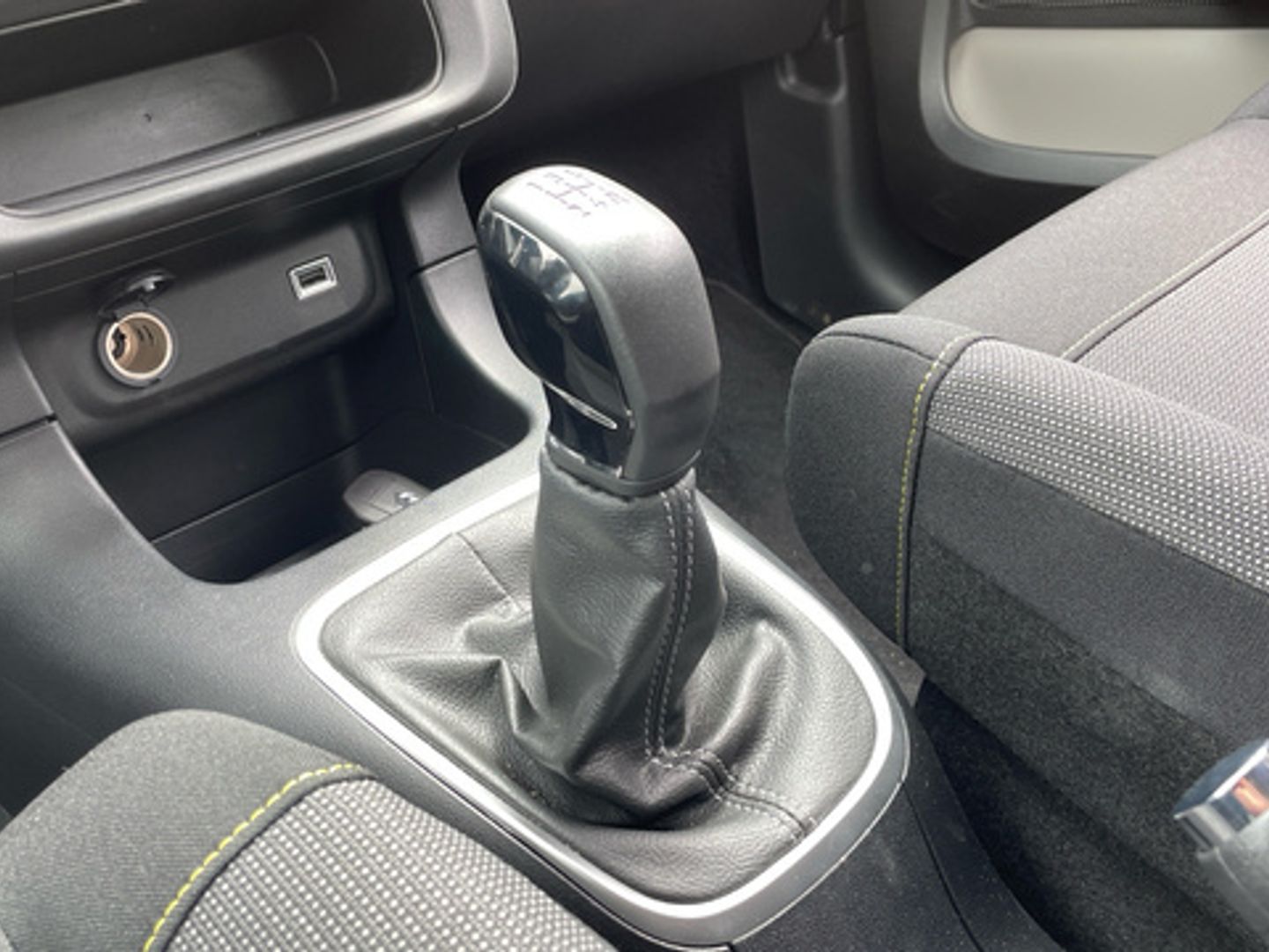 Citroen C3 PureTech 82 C-Series 61 kW (83 CV)