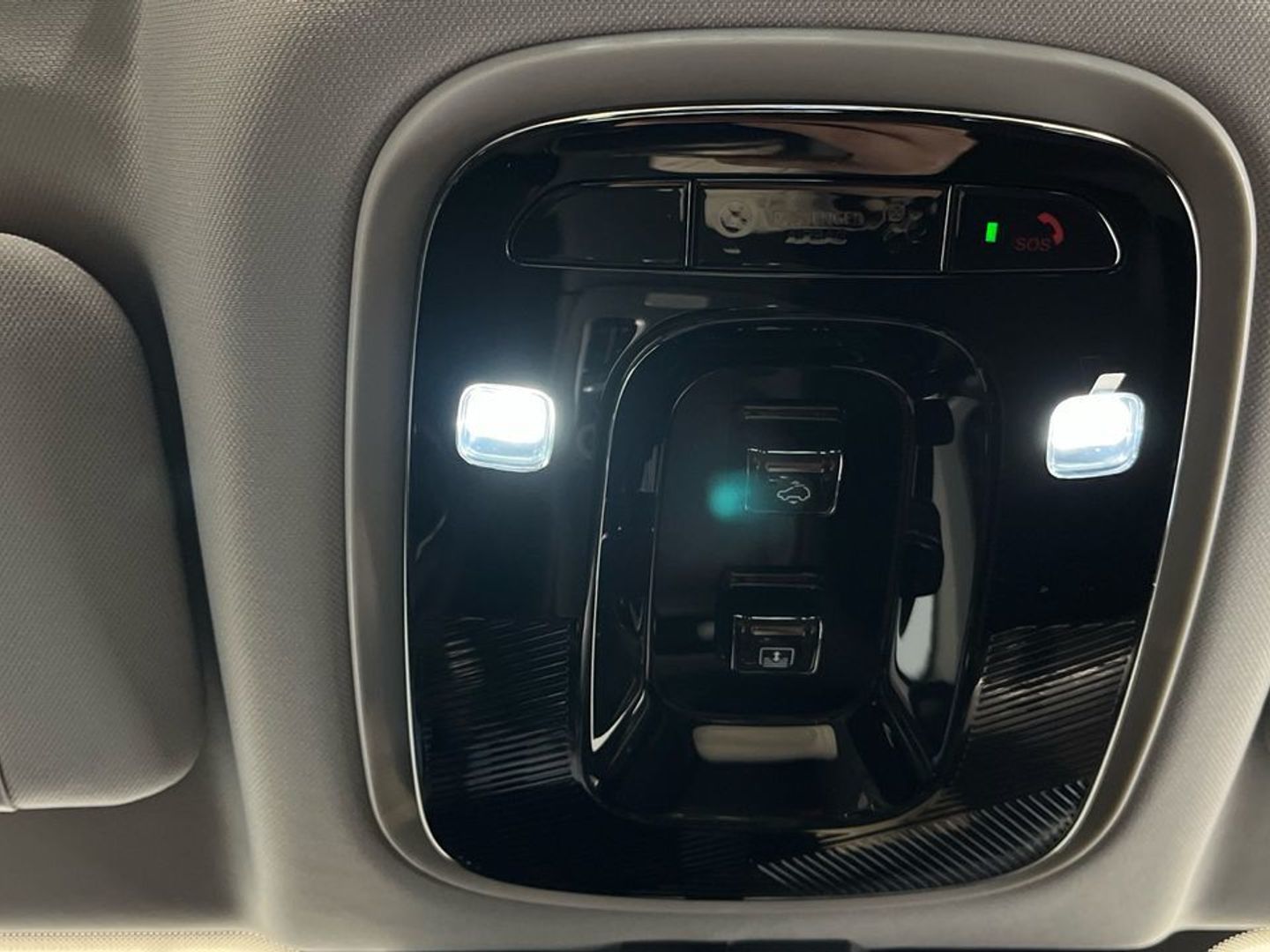 Ebro S800 1.6 TGDI Luxury DCT 108 kW (147 CV)
