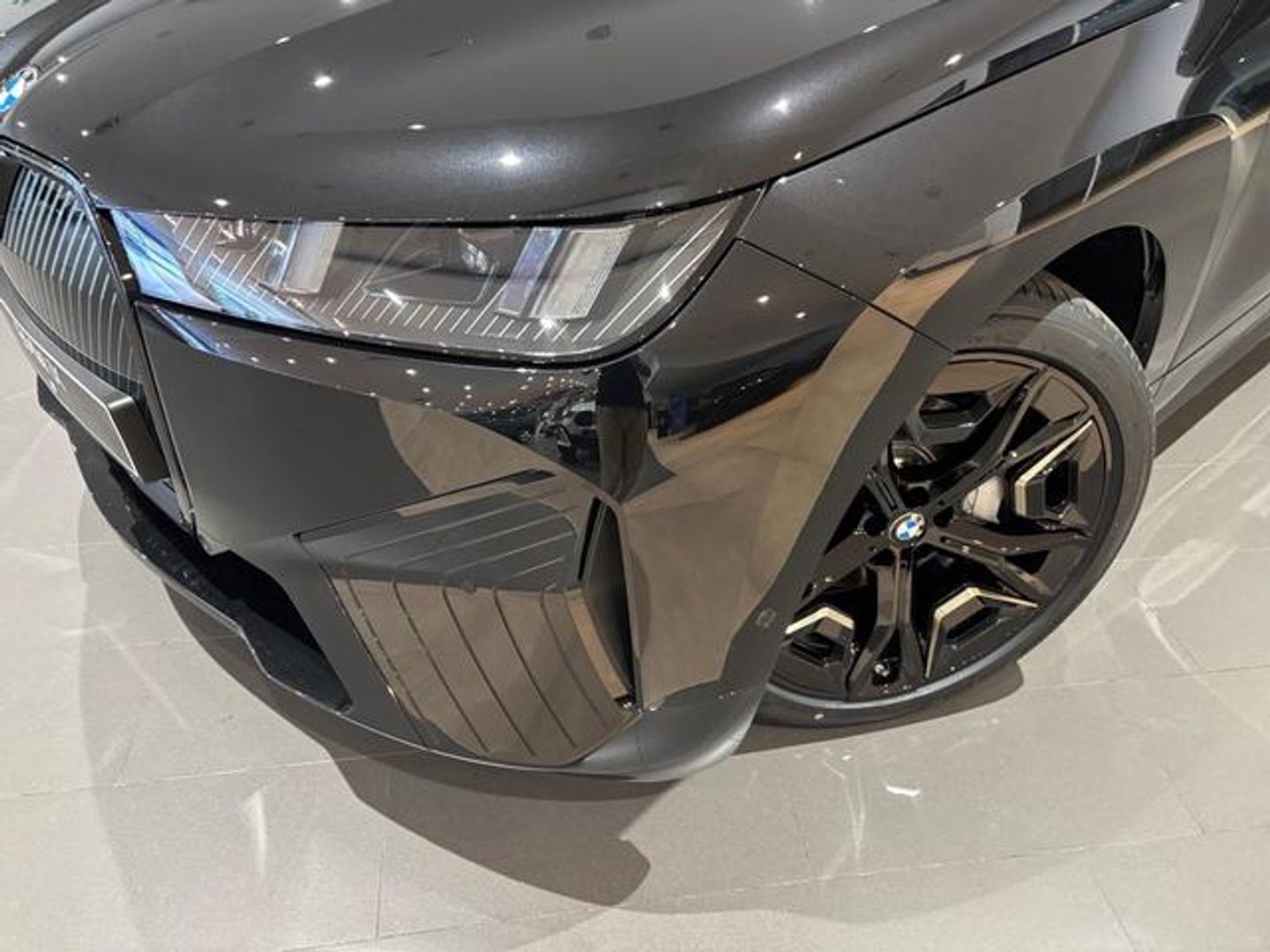 BMW iX xDrive45 300 kW (408 CV)
