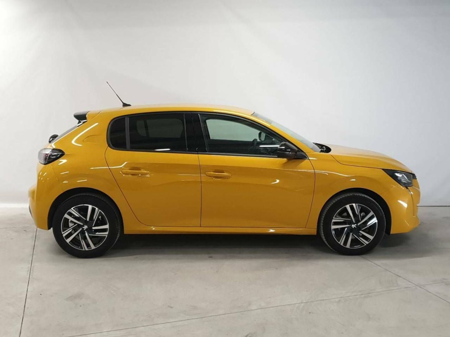 Peugeot 208 BlueHDi 100 Allure 73 kW (100 CV)