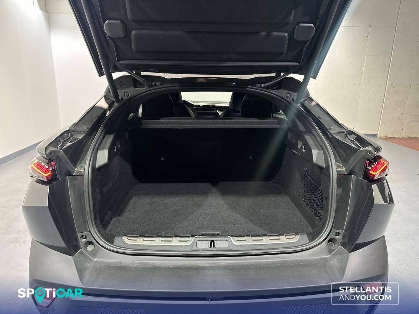 Peugeot 408 PHEV 225 GT e-EAT8 165 kW (224 CV)