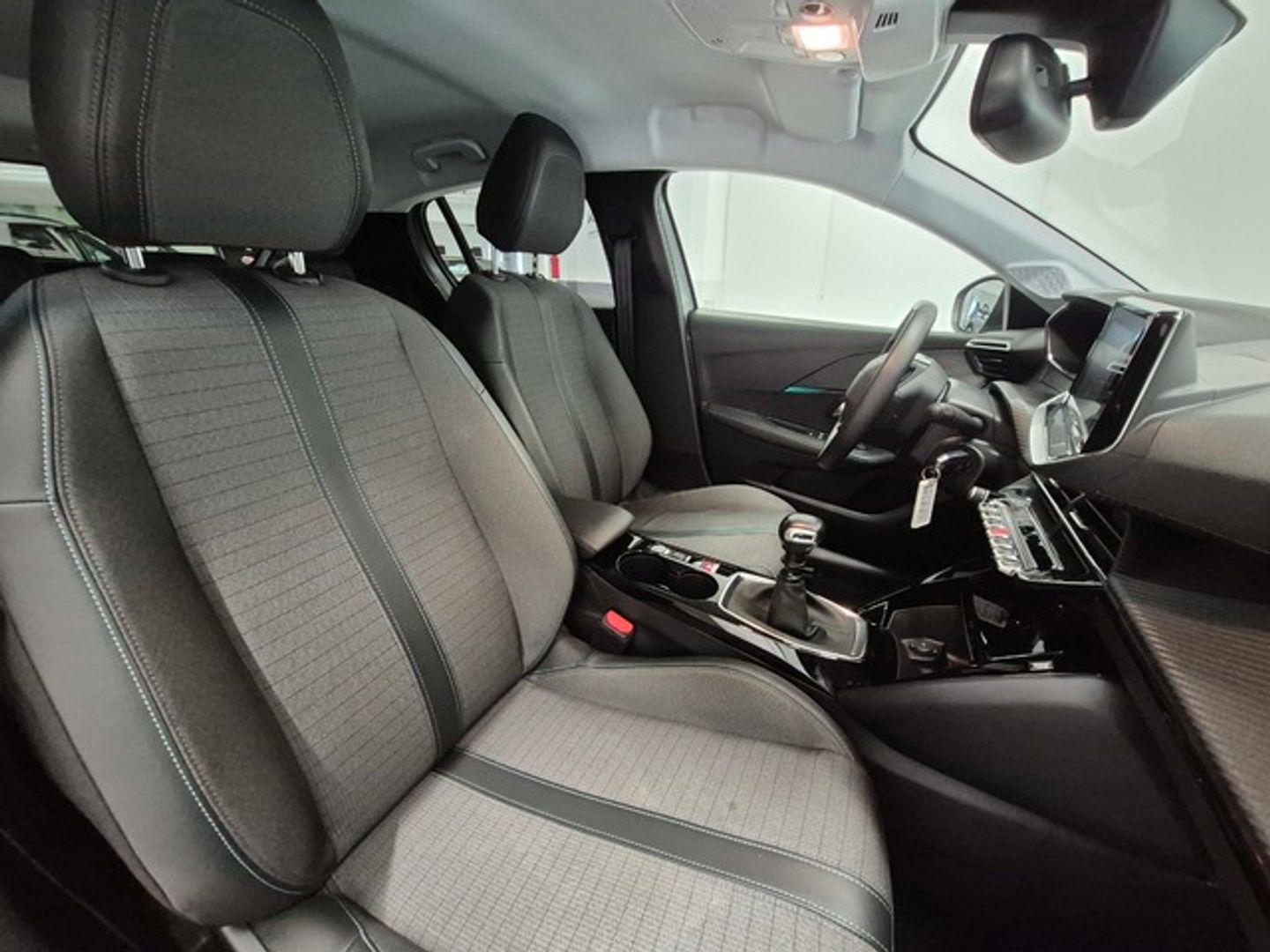 Peugeot 208 PureTech 100 Allure 75 kW (100 CV)