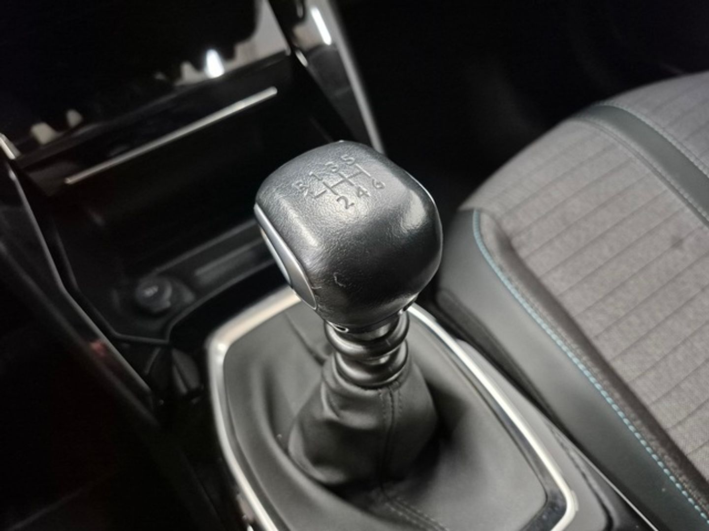 Peugeot 208 PureTech 100 Allure 75 kW (100 CV)