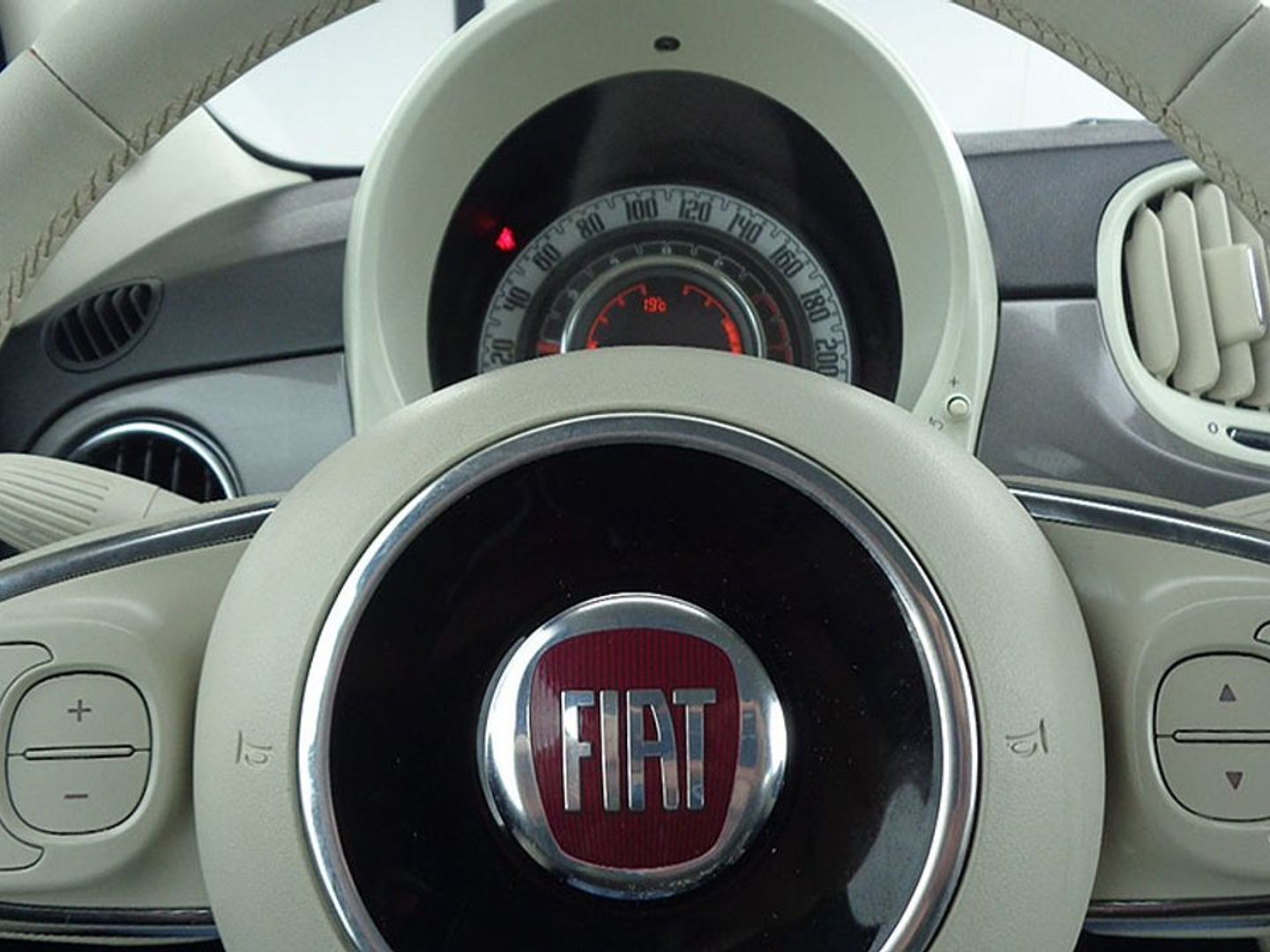 Fiat 500C 1.0 Hybrid Dolcevita 51 kW (70 CV)