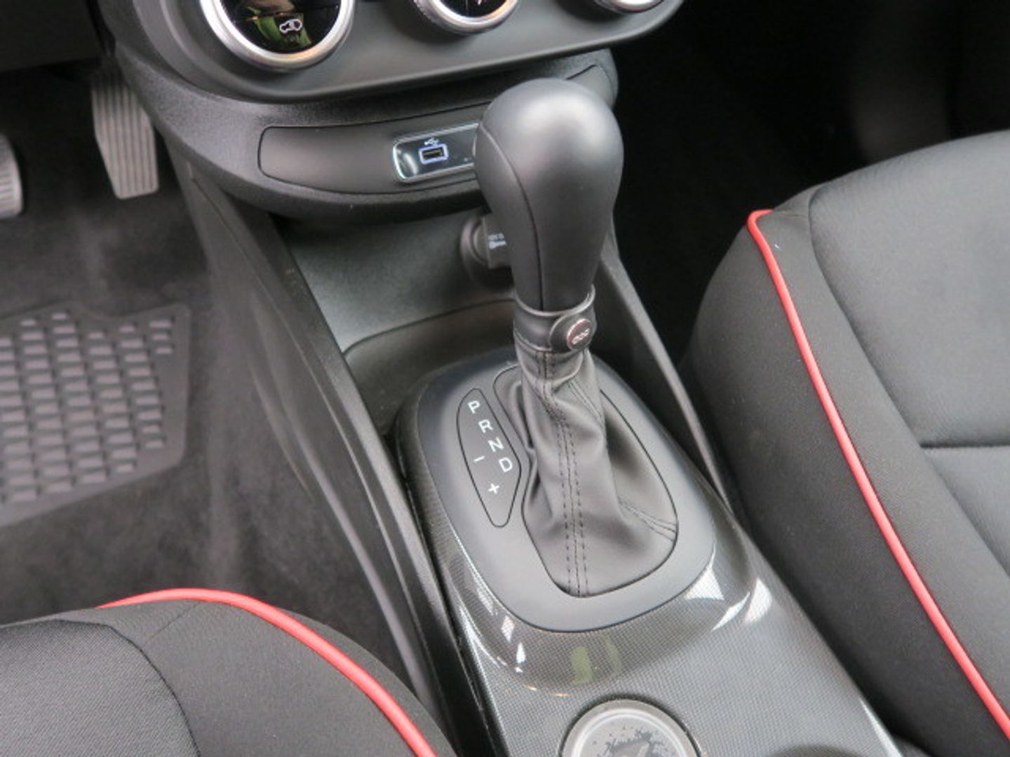 Fiat 500X 1.5 Hybrid Dolcevita Red DCT 96 kW (130 CV)