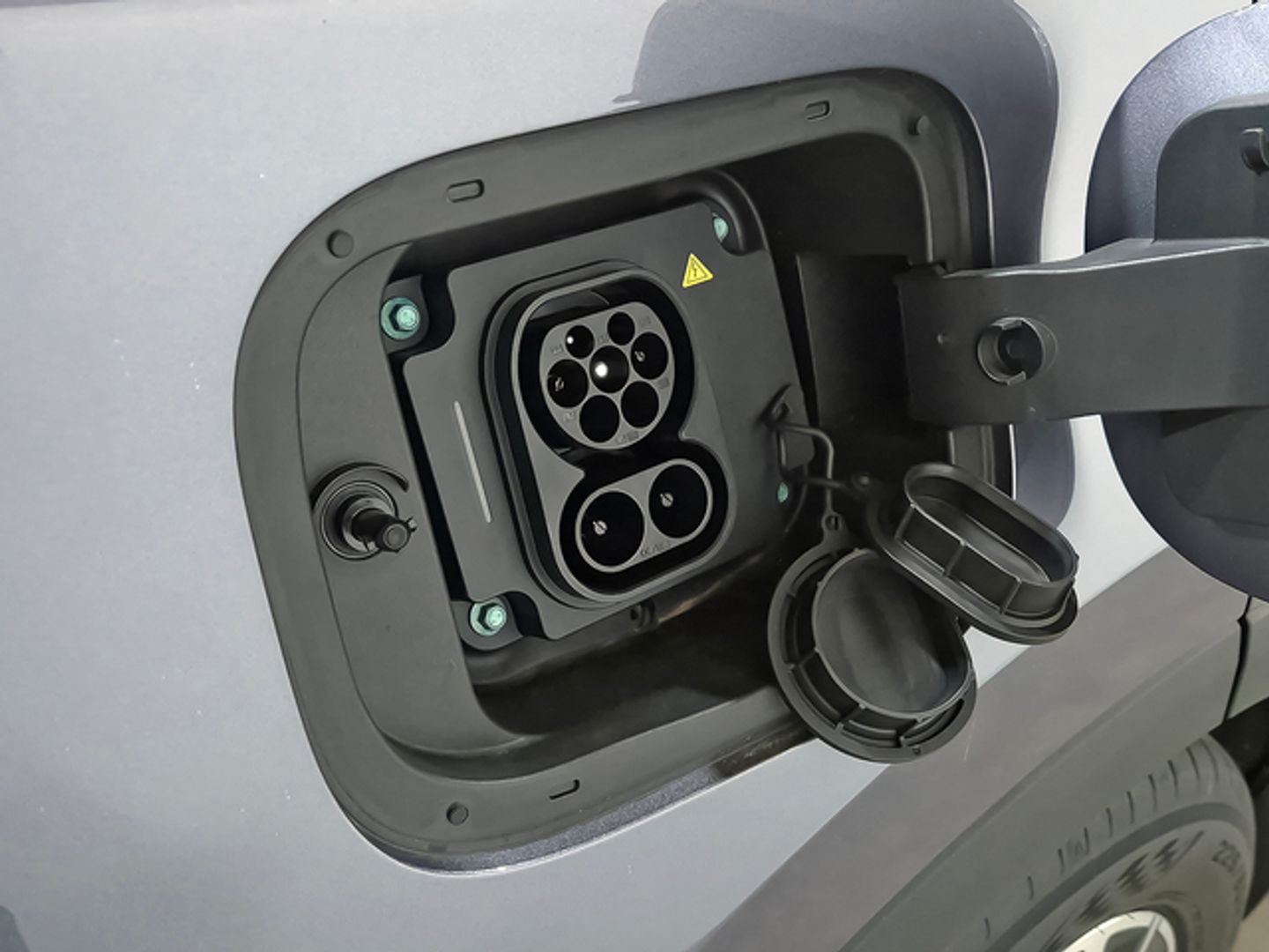 Ebro S700 1.5 TGDI PHEV Luxury E-CVT 255 kW (347 CV)