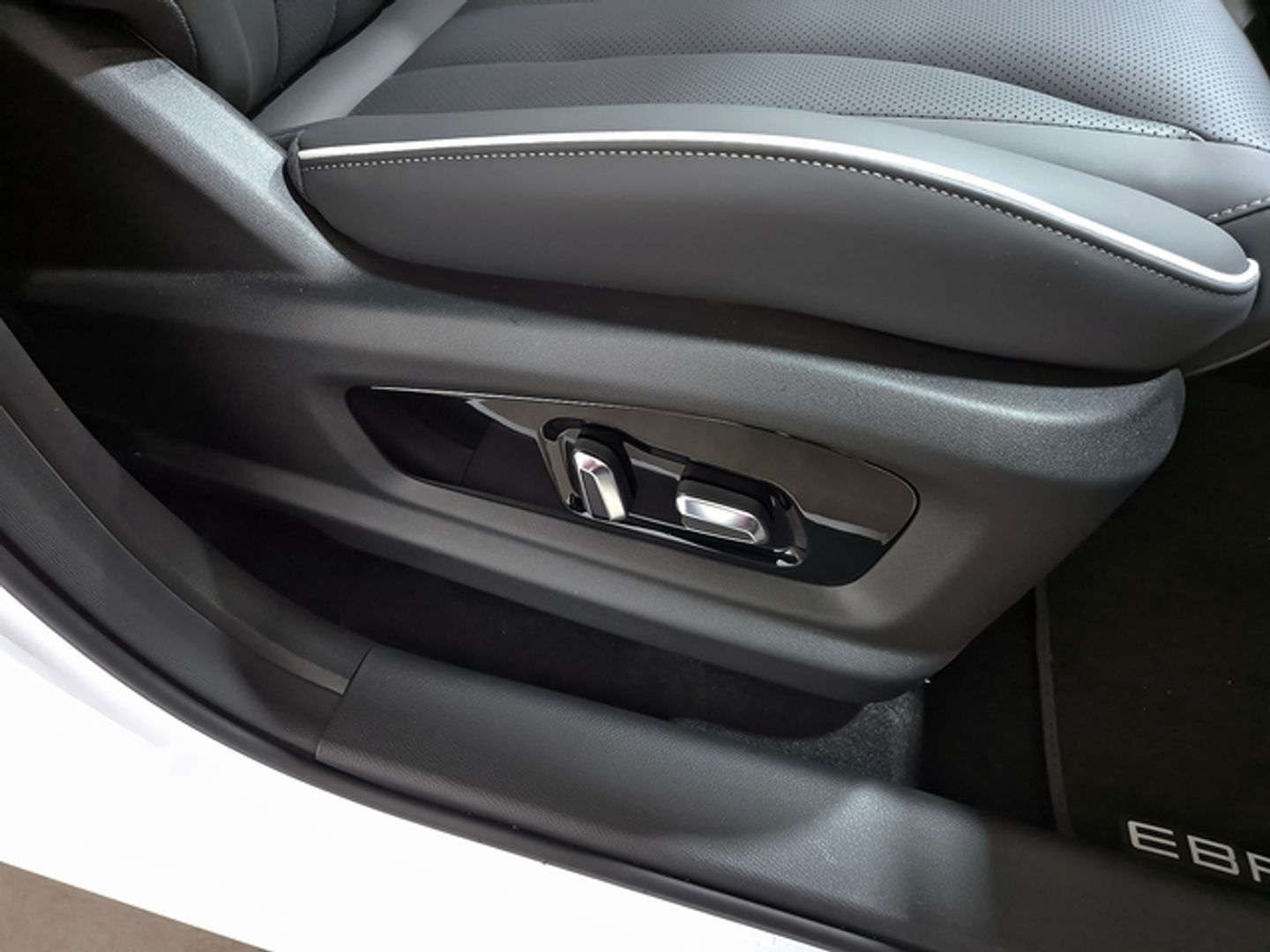 Ebro S700 1.5 TGDI PHEV Luxury E-CVT 255 kW (347 CV)