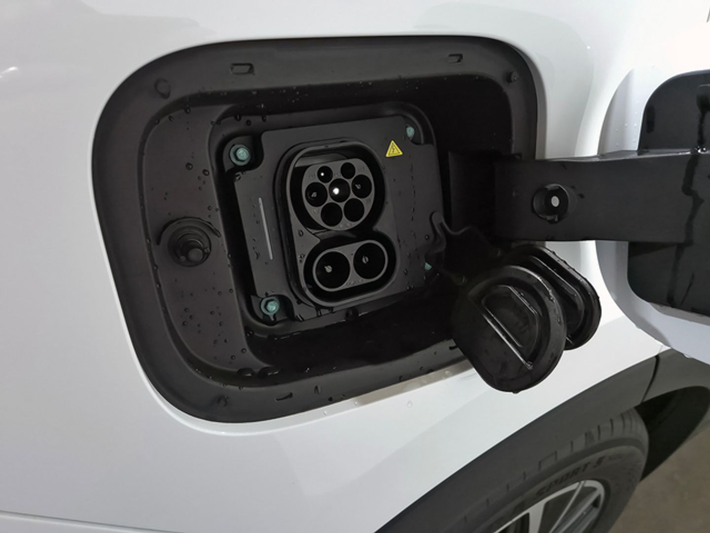 Ebro S700 1.5 TGDI PHEV Luxury E-CVT 255 kW (347 CV)
