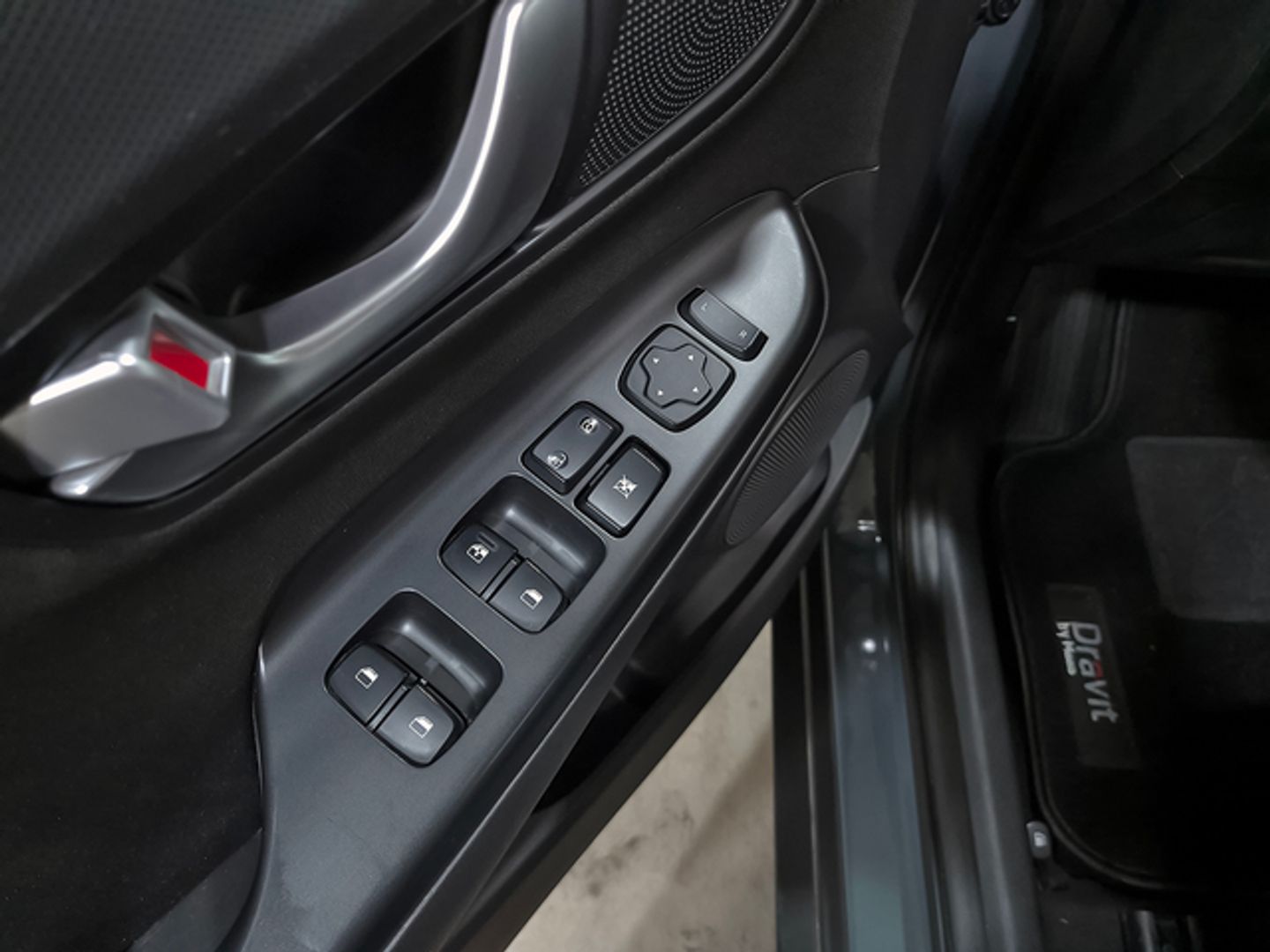 Hyundai Kona 1.6 GDI HEV Maxx DCT 104 kW (141 CV)
